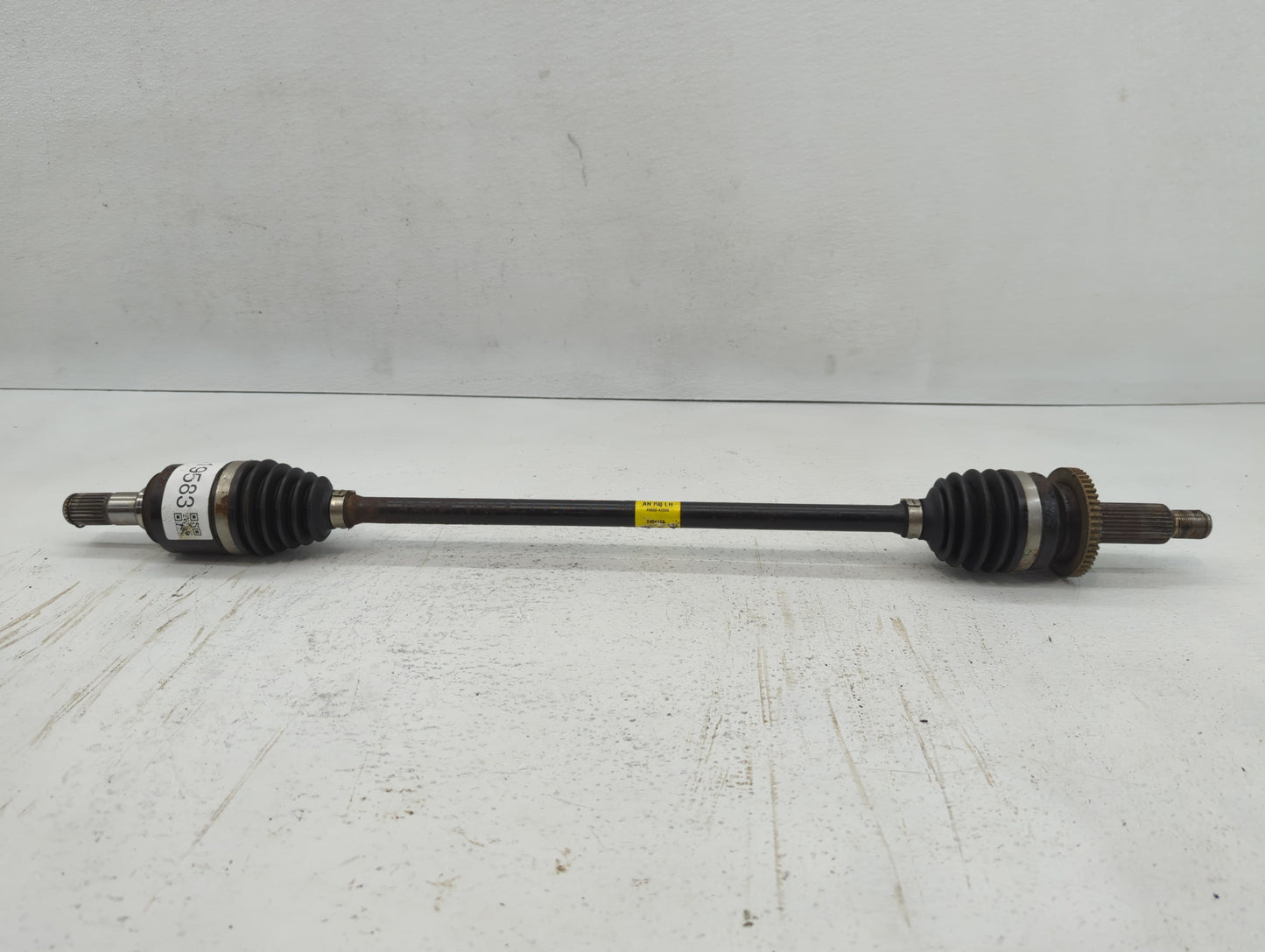 2013-2018 Hyundai Santa Fe Axle Shaft Front Driver Cv C/v - Oemusedautoparts1.com