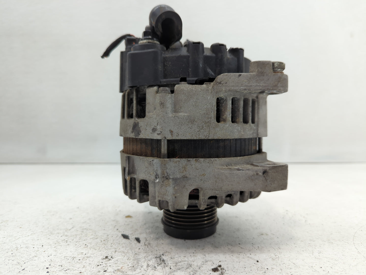 2014 Hyundai Santa Fe Alternator Replacement Generator Charging Assembly Engine OEM P/N:37300-2G800 2612017 B Fits OEM Used 