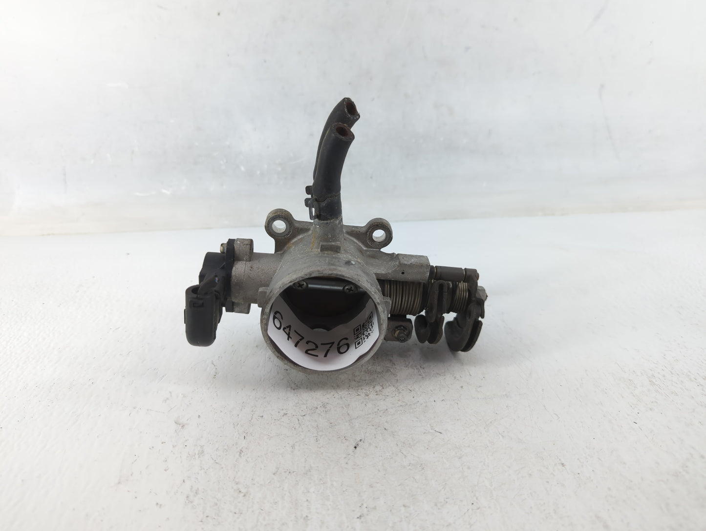 2014 Hyundai Santa Fe Throttle Body P/N:35170-26910 Fits Fits 2011 2012 2013 2015 2016 OEM Used Auto Parts - Oemusedautopart