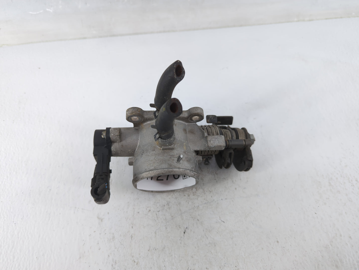 2014 Hyundai Santa Fe Throttle Body P/N:35170-26910 Fits Fits 2011 2012 2013 2015 2016 OEM Used Auto Parts - Oemusedautopart