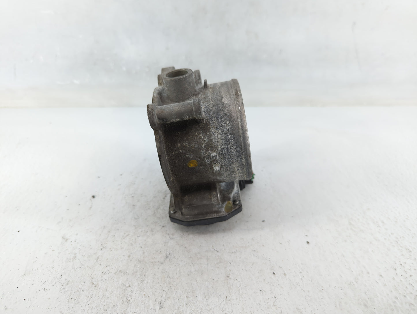 2013-2018 Hyundai Santa Fe Throttle Body P/N:35100-3CAA0 Fits Fits 2012 2013 2014 2015 2016 2017 2018 OEM Used Auto Parts - 