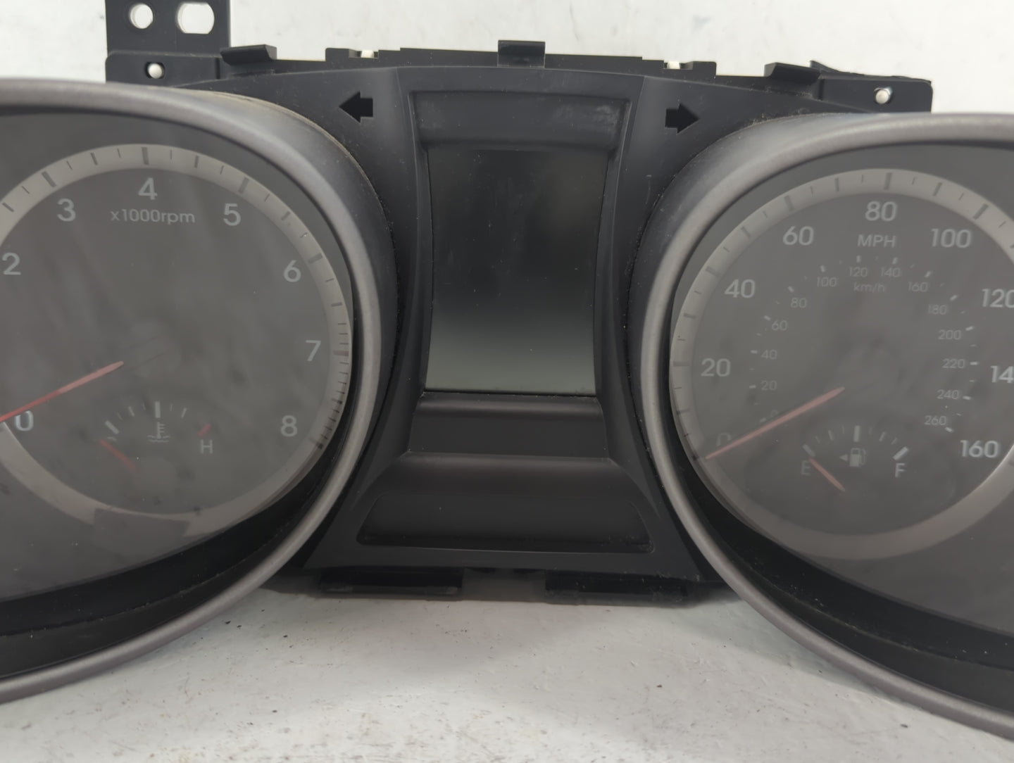 2013-2014 Hyundai Santa Fe Instrument Cluster Speedometer Gauges P/N:94001-4Z001 Fits Fits 2013 2014 OEM Used Auto Parts - O