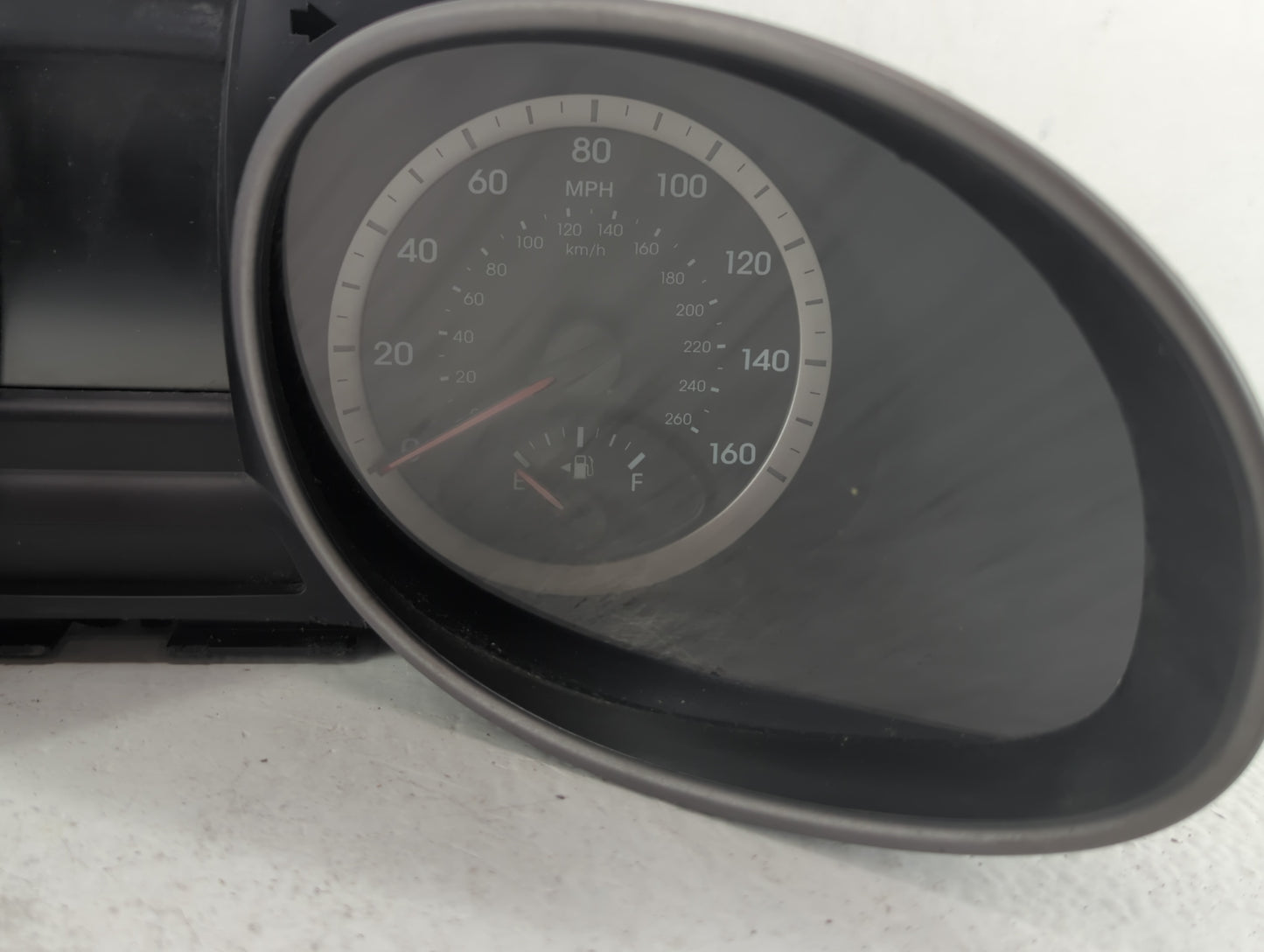 2013-2014 Hyundai Santa Fe Instrument Cluster Speedometer Gauges P/N:94001-4Z001 Fits Fits 2013 2014 OEM Used Auto Parts - O