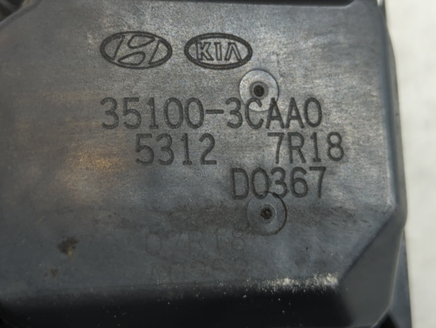 2013-2018 Hyundai Santa Fe Throttle Body P/N:35100-3CAA0 Fits Fits 2012 2013 2014 2015 2016 2017 2018 OEM Used Auto Parts - 