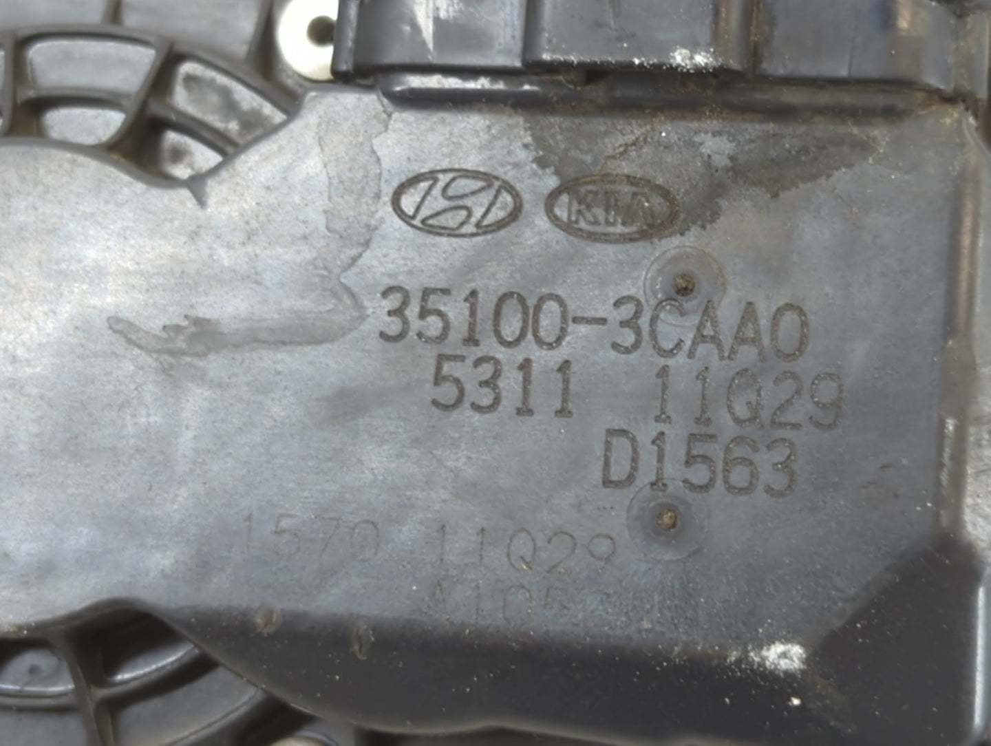 2013-2018 Hyundai Santa Fe Throttle Body P/N:35100-3CAA0 Fits Fits 2012 2013 2014 2015 2016 2017 2018 OEM Used Auto Parts - 