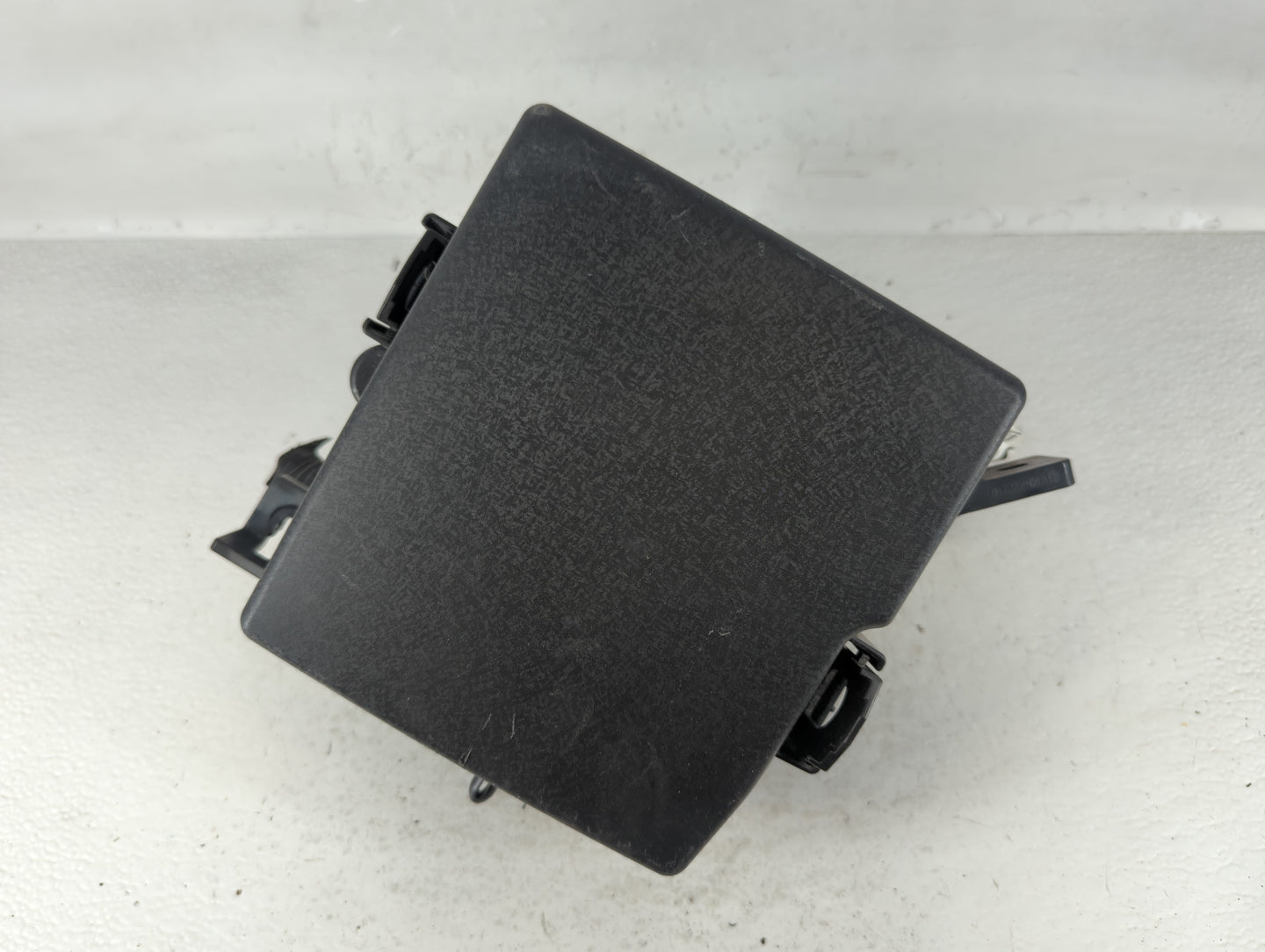 2014 Hyundai Santa Fe Fusebox Fuse Box Panel Relay Module P/N:91941-4Z011QQH Fits OEM Used Auto Parts - Oemusedautoparts1.co