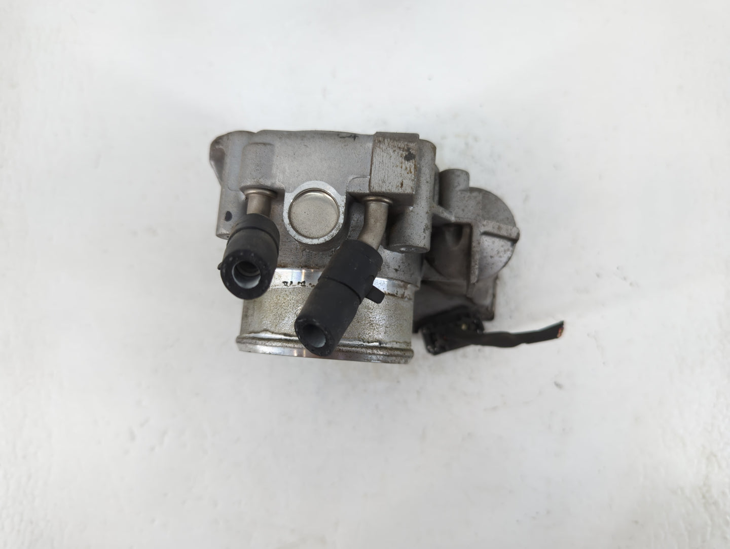 2014 Hyundai Santa Fe Throttle Body P/N:90 4501 0003 35100-2G710 Fits Fits 2011 2012 2013 2015 2016 OEM Used Auto Parts - Oe