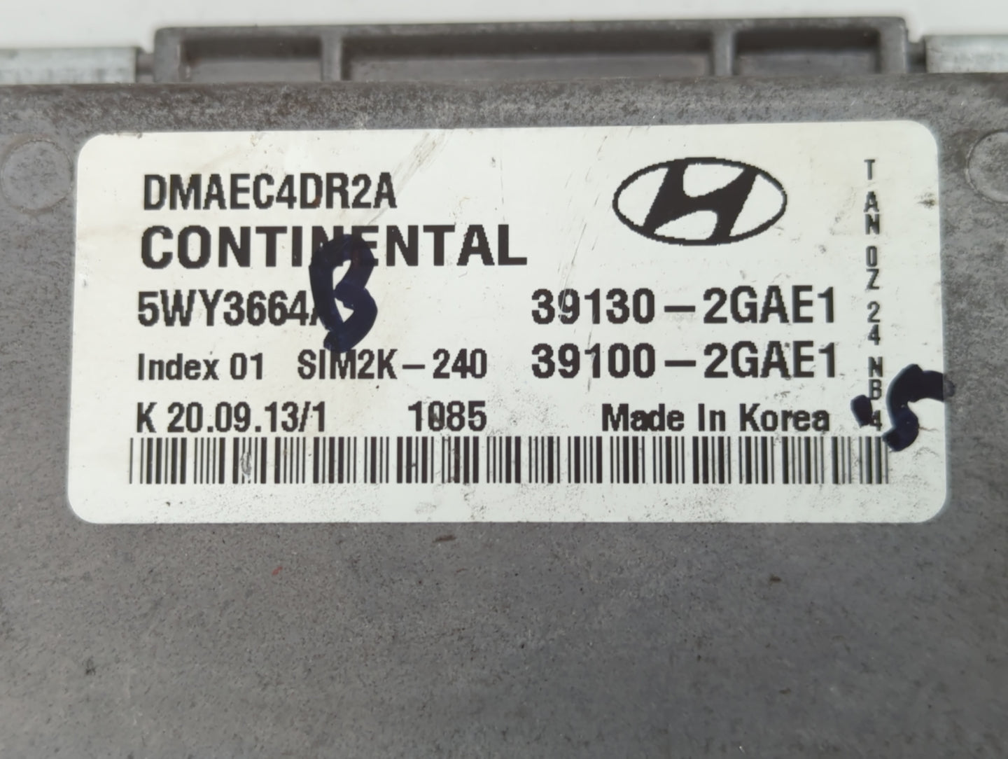 2014 Hyundai Santa Fe PCM Engine Control Computer ECU ECM PCU OEM P/N:39100-2GAE1 39130-2GAE1 Fits OEM Used Auto Parts - Oem