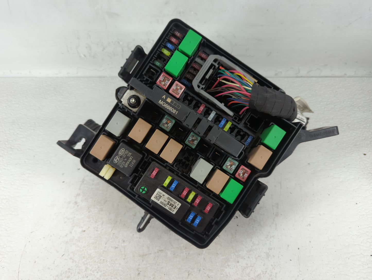 2014 Hyundai Santa Fe Fusebox Fuse Box Panel Relay Module P/N:91941-4Z011QQH Fits OEM Used Auto Parts - Oemusedautoparts1.co