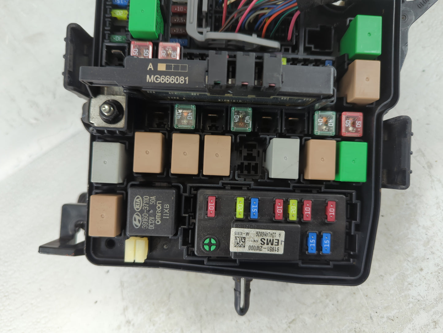 2014 Hyundai Santa Fe Fusebox Fuse Box Panel Relay Module P/N:91941-4Z011QQH Fits OEM Used Auto Parts - Oemusedautoparts1.co