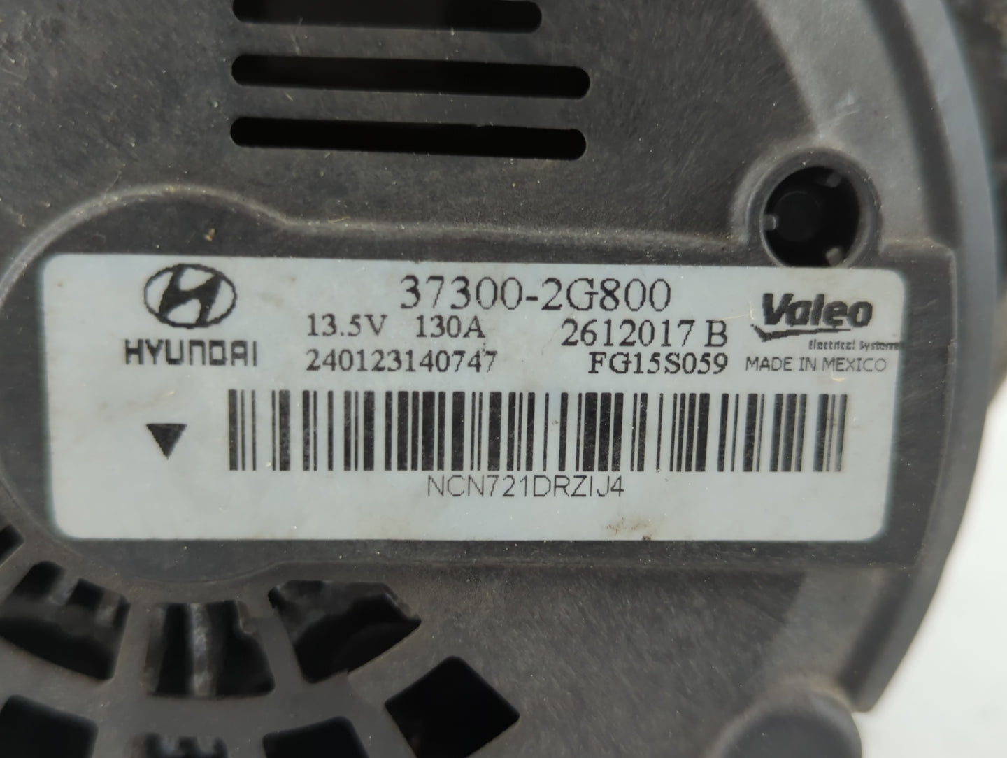 2014 Hyundai Santa Fe Alternator Replacement Generator Charging Assembly Engine OEM P/N:2612017B 37300-2G800 Fits OEM Used A