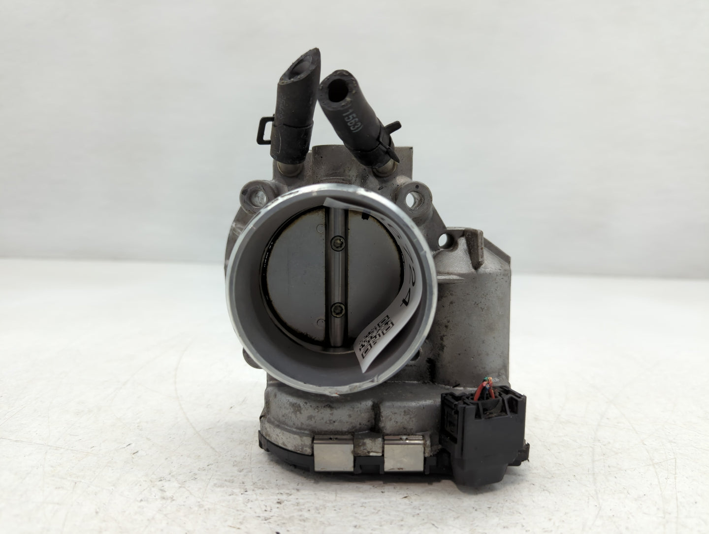 2014 Hyundai Santa Fe Throttle Body P/N:35100-2G710 Fits Fits 2011 2012 2013 2015 2016 OEM Used Auto Parts - Oemusedautopart