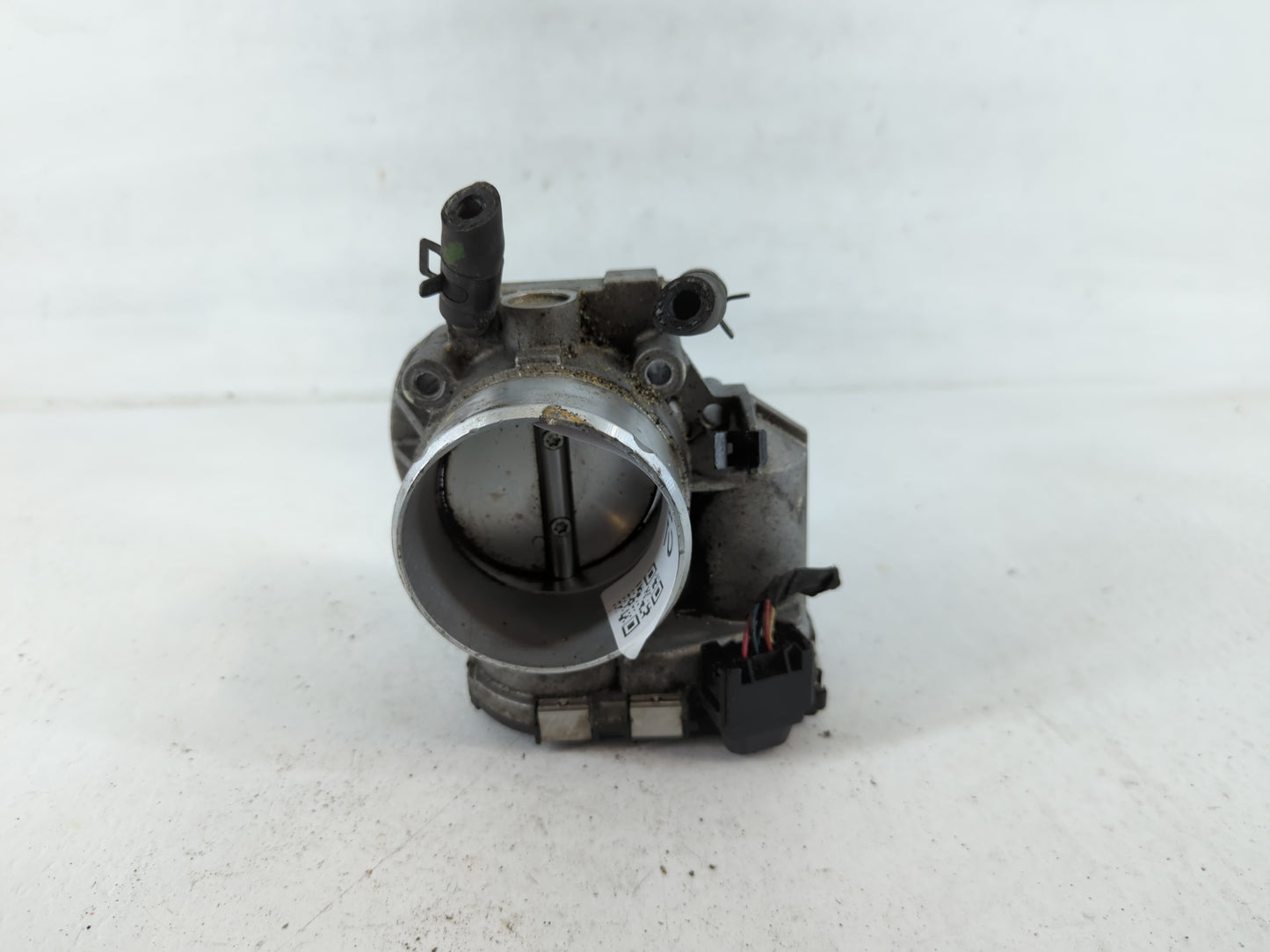 2014 Hyundai Santa Fe Throttle Body P/N:35100-2G700 Fits Fits 2011 2012 2013 2015 2016 OEM Used Auto Parts - Oemusedautopart