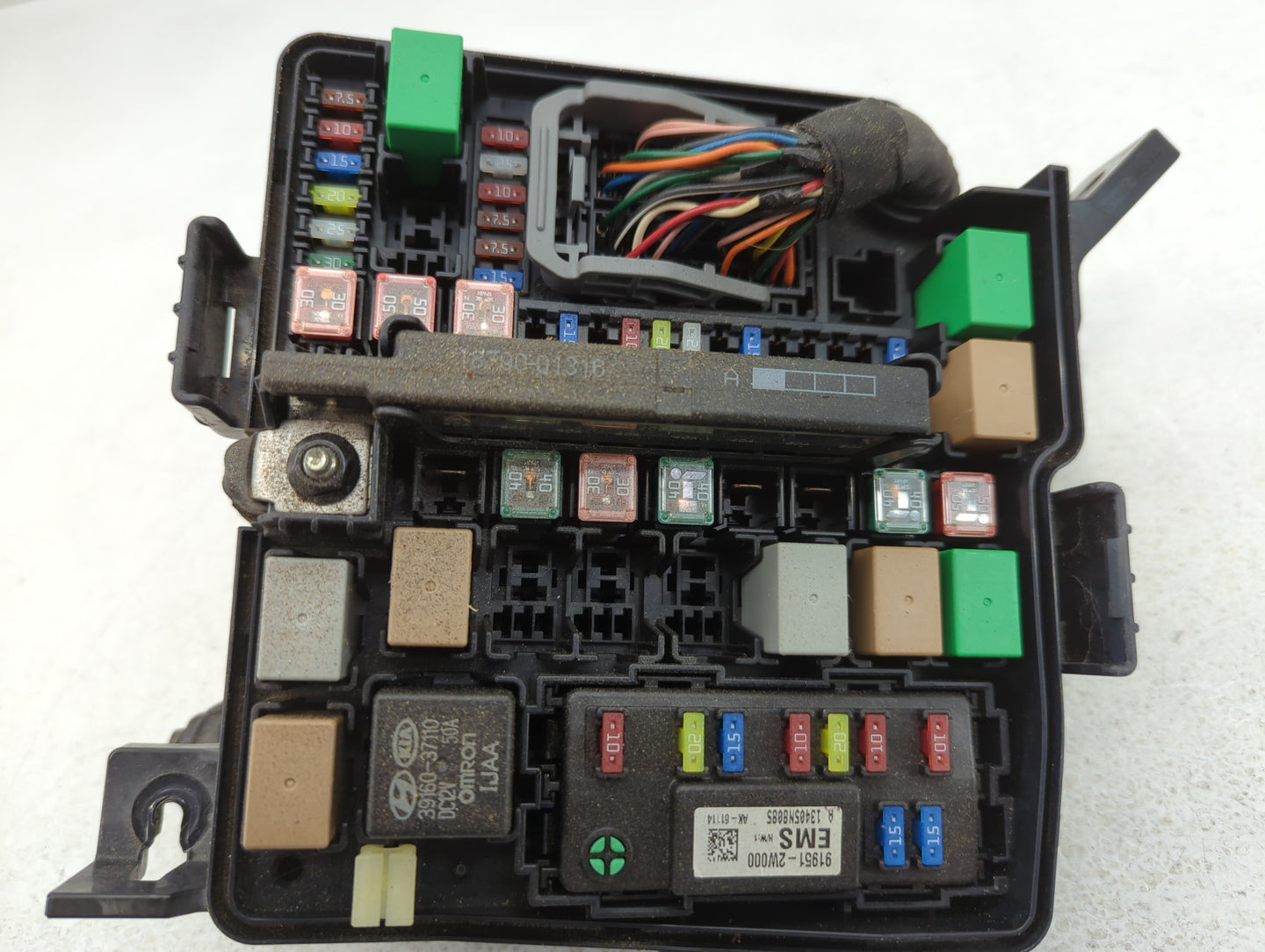 2014 Hyundai Santa Fe Fusebox Fuse Box Panel Relay Module P/N:N91210-B8561 Fits OEM Used Auto Parts - Oemusedautoparts1.com
