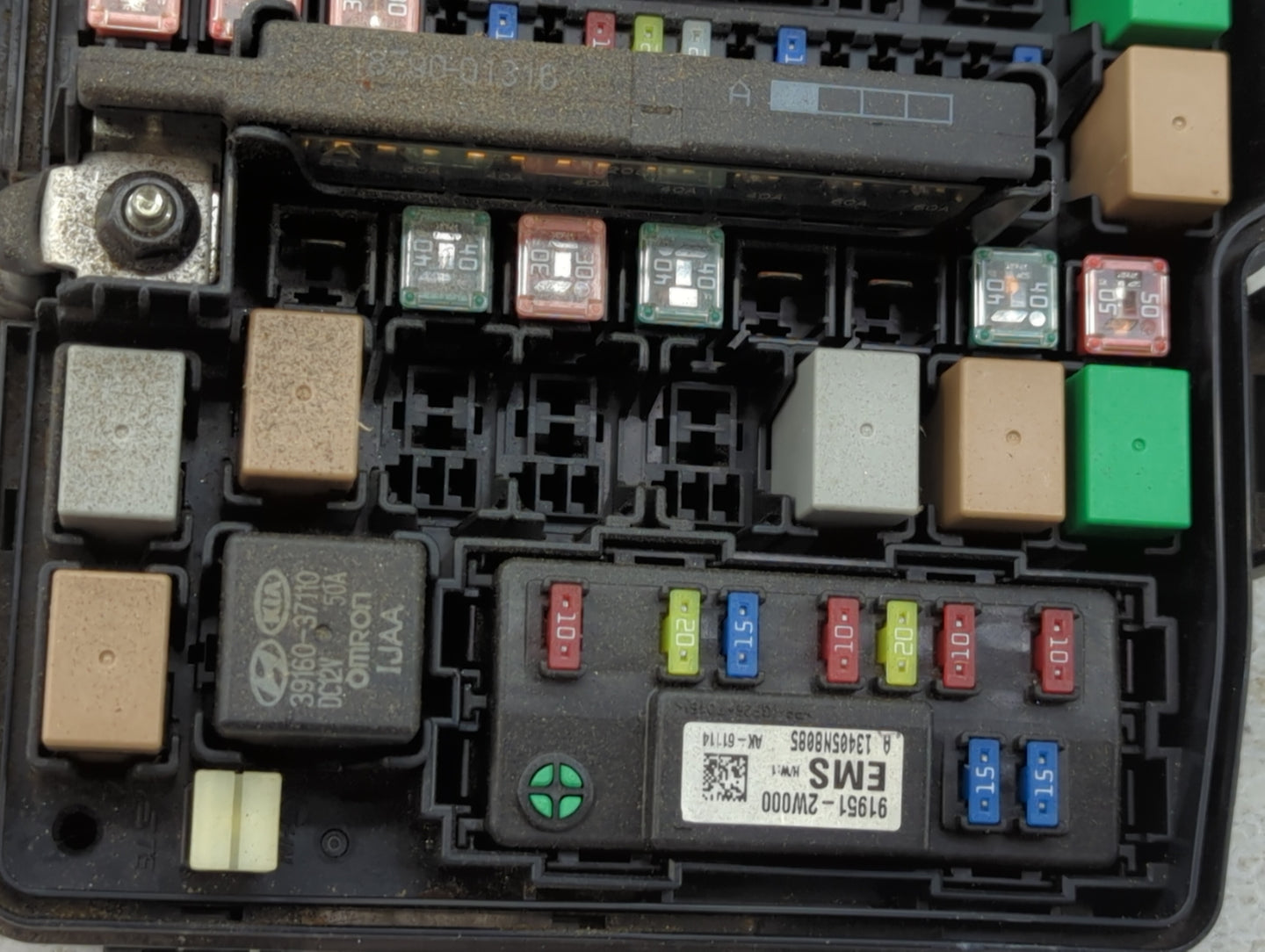 2014 Hyundai Santa Fe Fusebox Fuse Box Panel Relay Module P/N:N91210-B8561 Fits OEM Used Auto Parts - Oemusedautoparts1.com