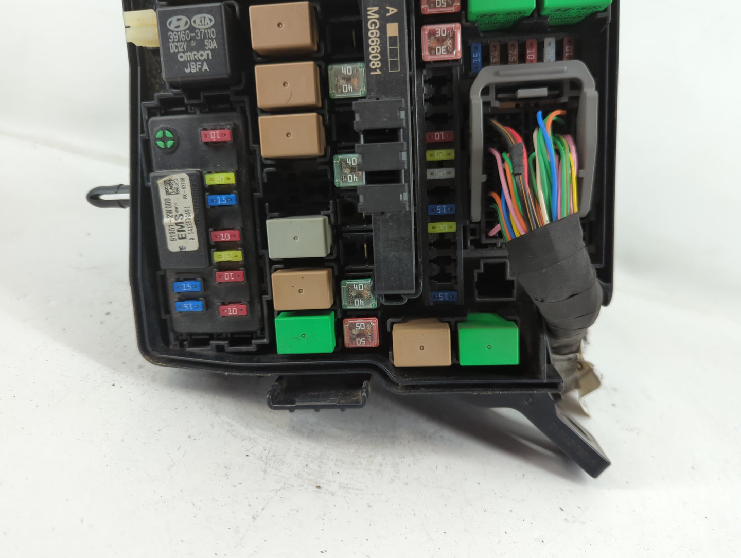 2014 Hyundai Santa Fe Fusebox Fuse Box Panel Relay Module P/N:91941-4Z011QQH Fits OEM Used Auto Parts - Oemusedautoparts1.co