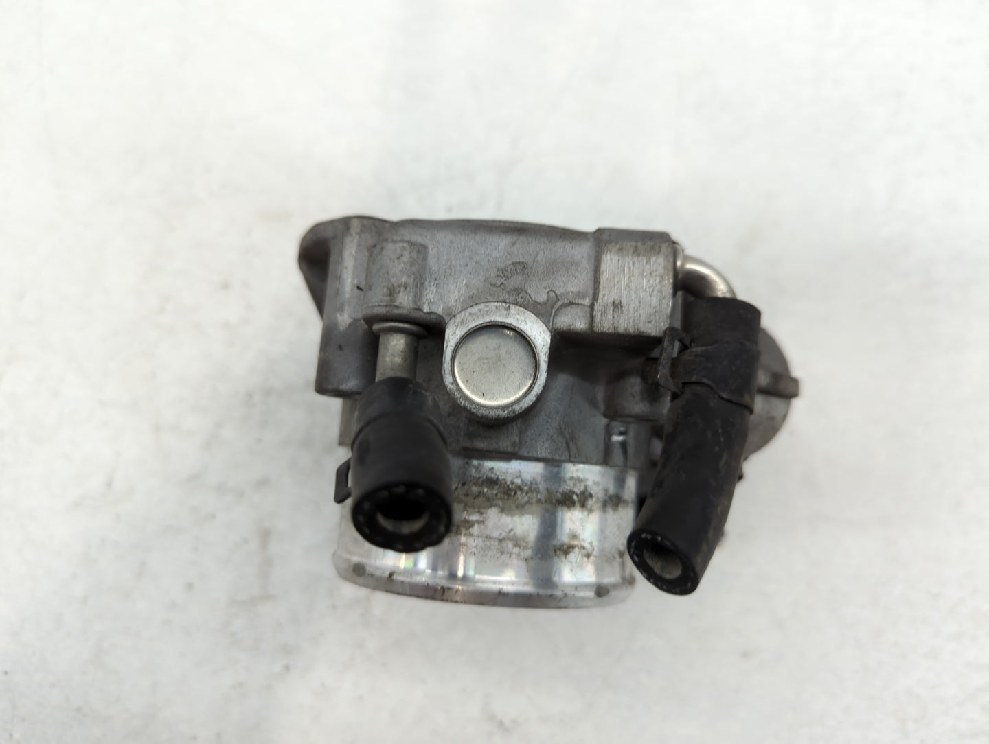 2014 Hyundai Santa Fe Throttle Body P/N:35100-2G700 Fits Fits 2011 2012 2013 2015 2016 OEM Used Auto Parts - Oemusedautopart