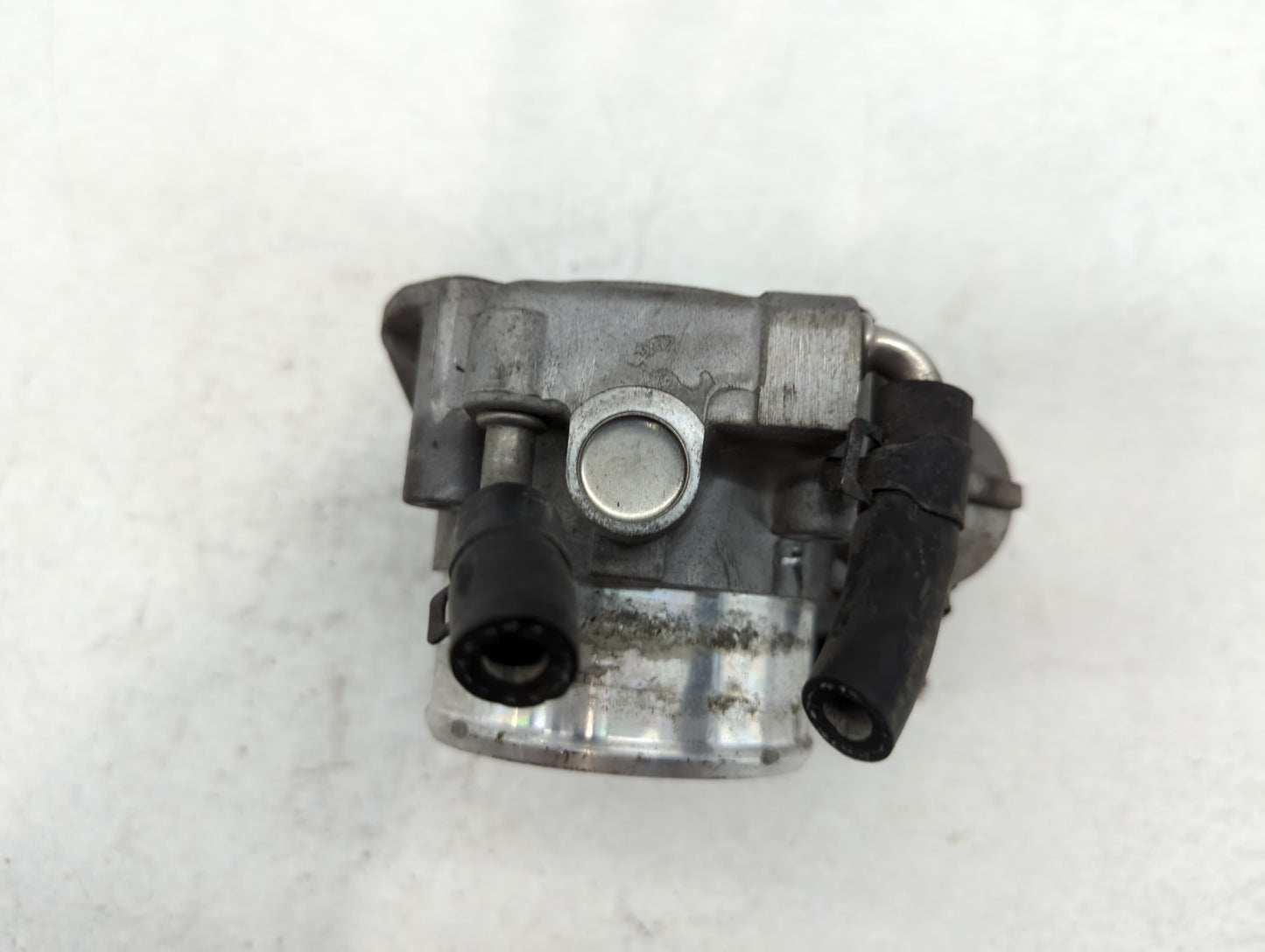 2014 Hyundai Santa Fe Throttle Body P/N:35100-2G700 Fits Fits 2011 2012 2013 2015 2016 OEM Used Auto Parts - Oemusedautopart