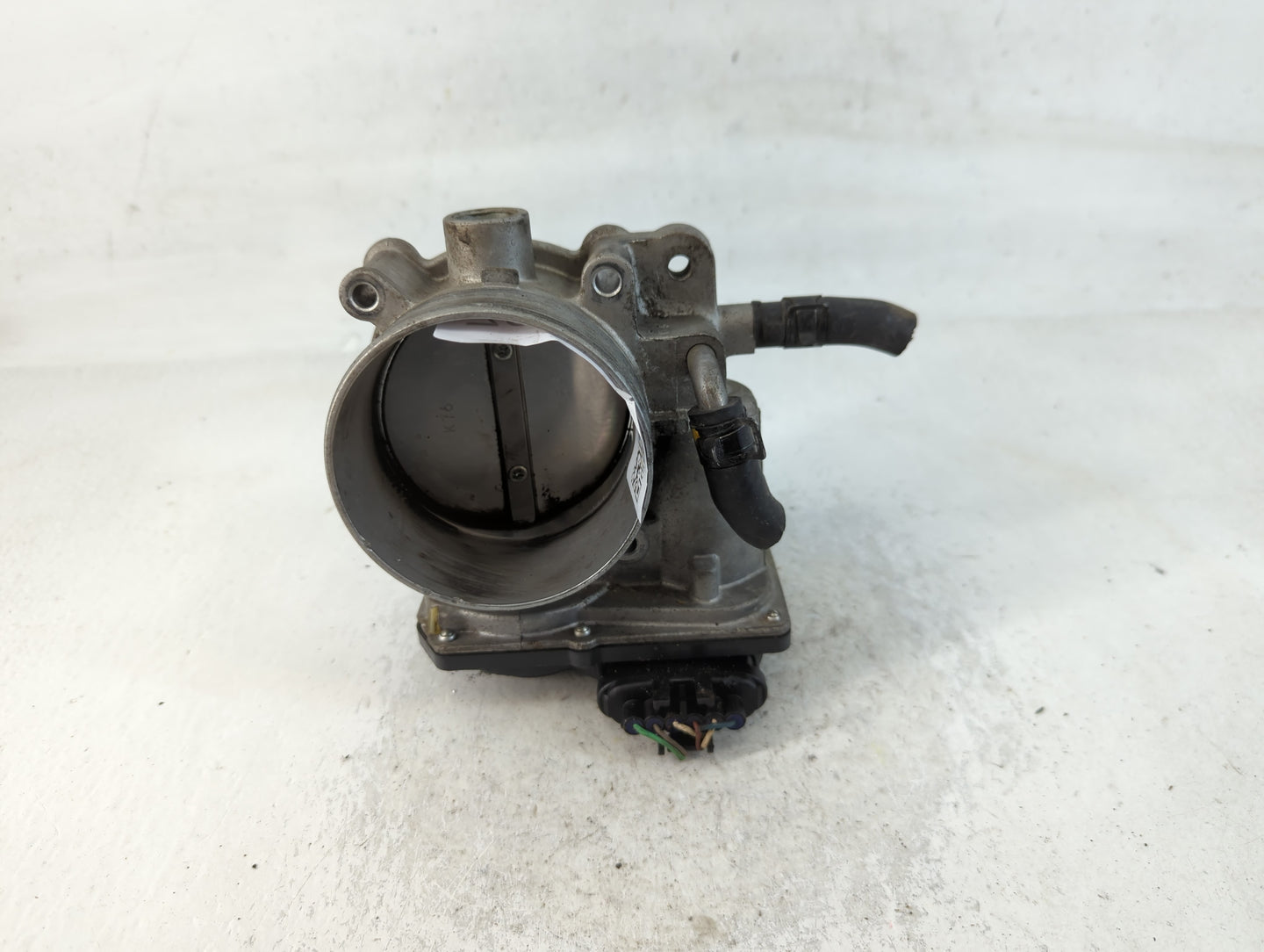 2013-2018 Hyundai Santa Fe Throttle Body P/N:35100-3CAA0 Fits Fits 2012 2013 2014 2015 2016 2017 2018 OEM Used Auto Parts - 