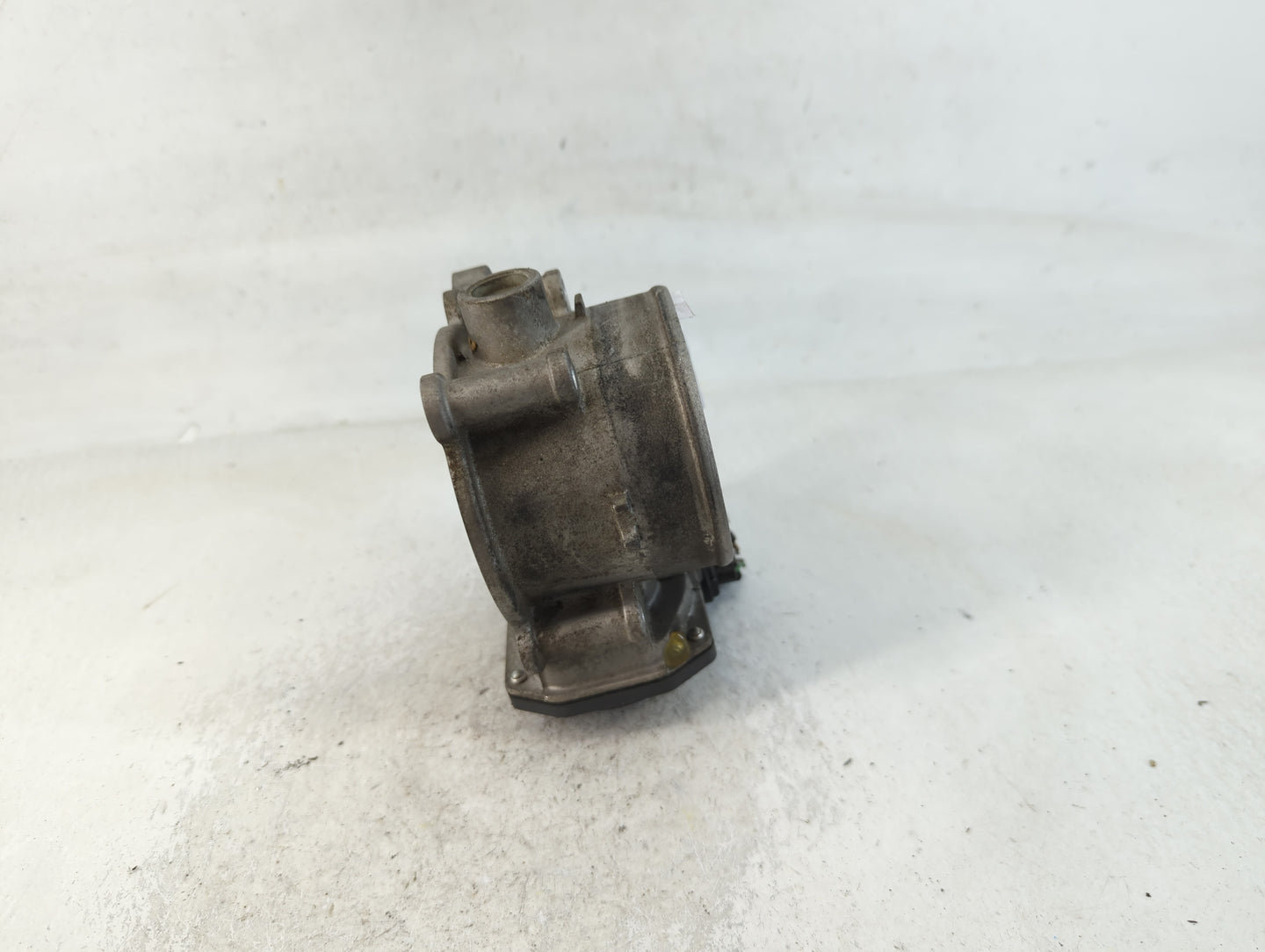 2013-2018 Hyundai Santa Fe Throttle Body P/N:35100-3CAA0 Fits Fits 2012 2013 2014 2015 2016 2017 2018 OEM Used Auto Parts - 