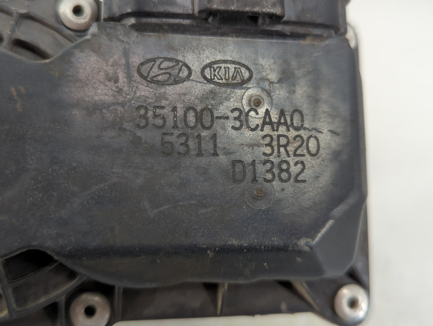 2013-2018 Hyundai Santa Fe Throttle Body P/N:35100-3CAA0 Fits Fits 2012 2013 2014 2015 2016 2017 2018 OEM Used Auto Parts - 