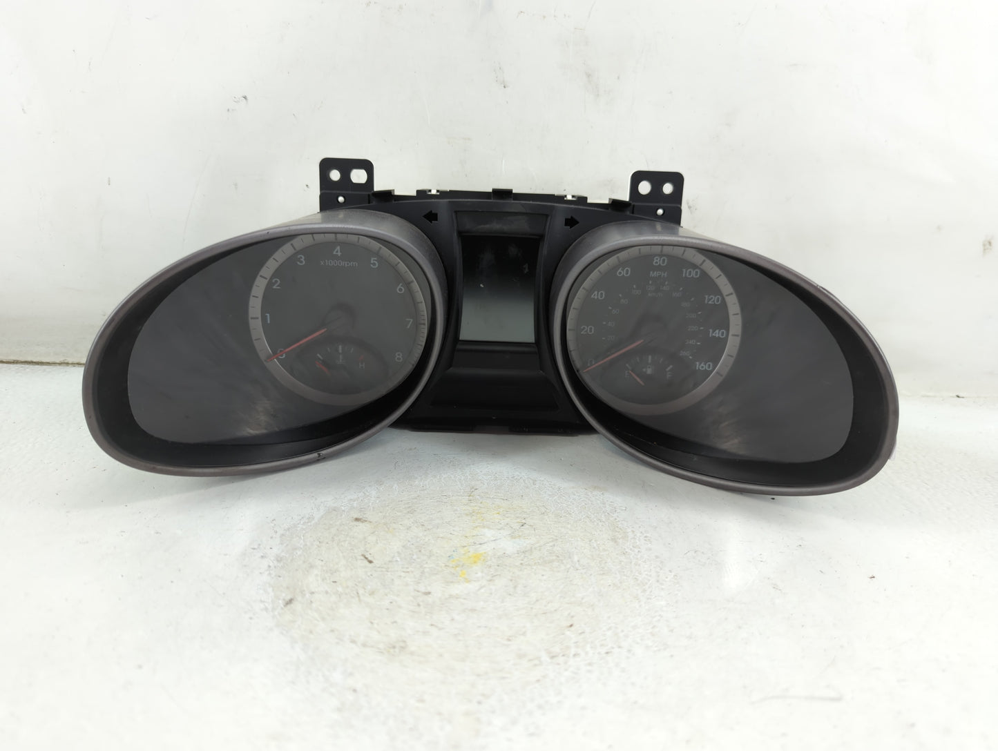 2013-2014 Hyundai Santa Fe Instrument Cluster Speedometer Gauges P/N:TN157560-1019 P265Z001 Fits Fits 2013 2014 OEM Used Aut