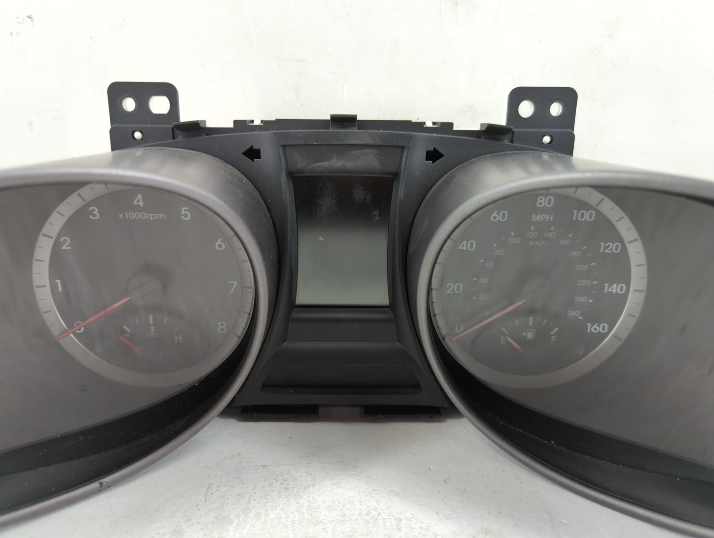 2013-2014 Hyundai Santa Fe Instrument Cluster Speedometer Gauges P/N:TN157560-1019 P265Z001 Fits Fits 2013 2014 OEM Used Aut