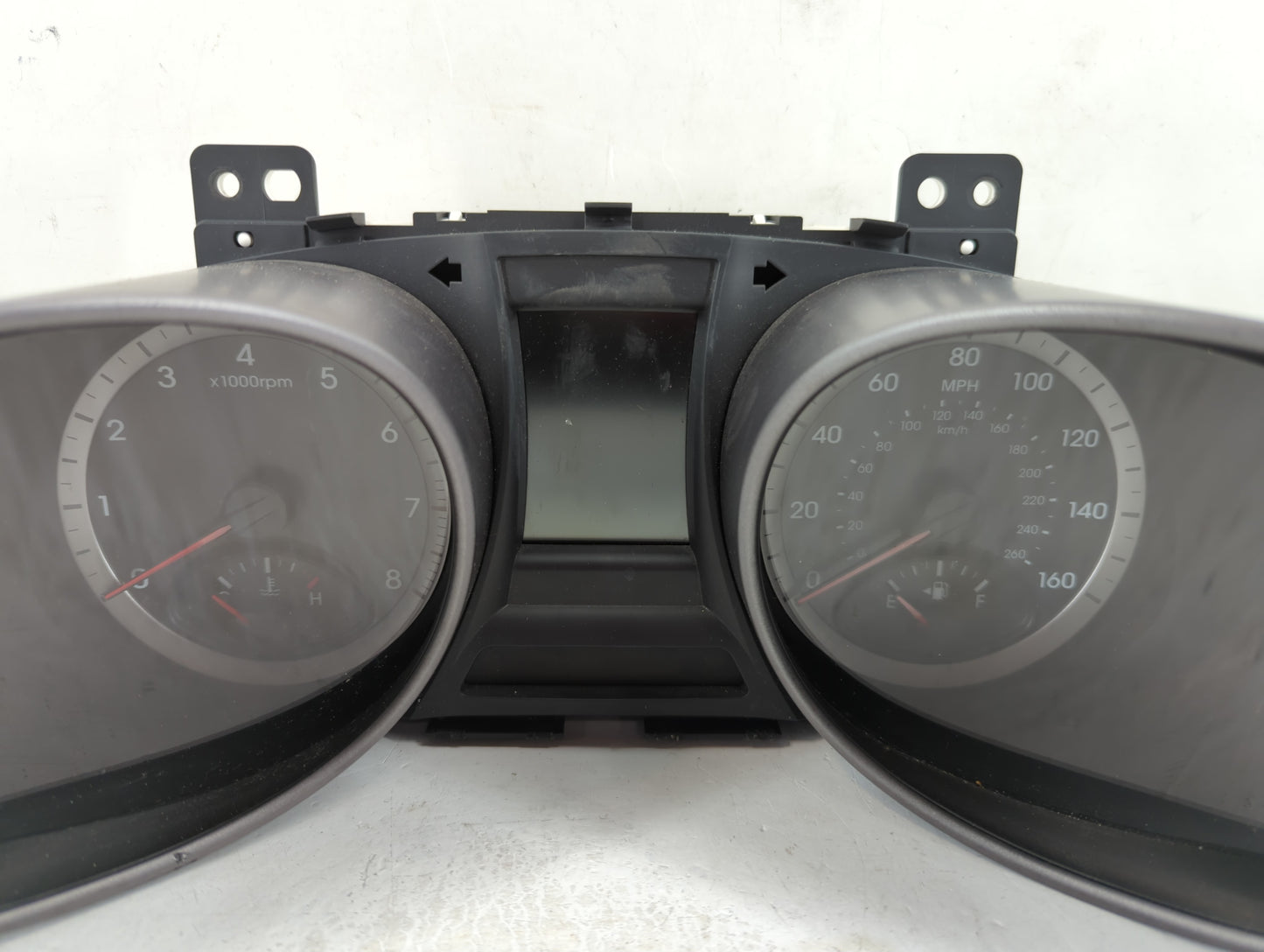 2013-2014 Hyundai Santa Fe Instrument Cluster Speedometer Gauges P/N:TN157560-1019 P265Z001 Fits Fits 2013 2014 OEM Used Aut