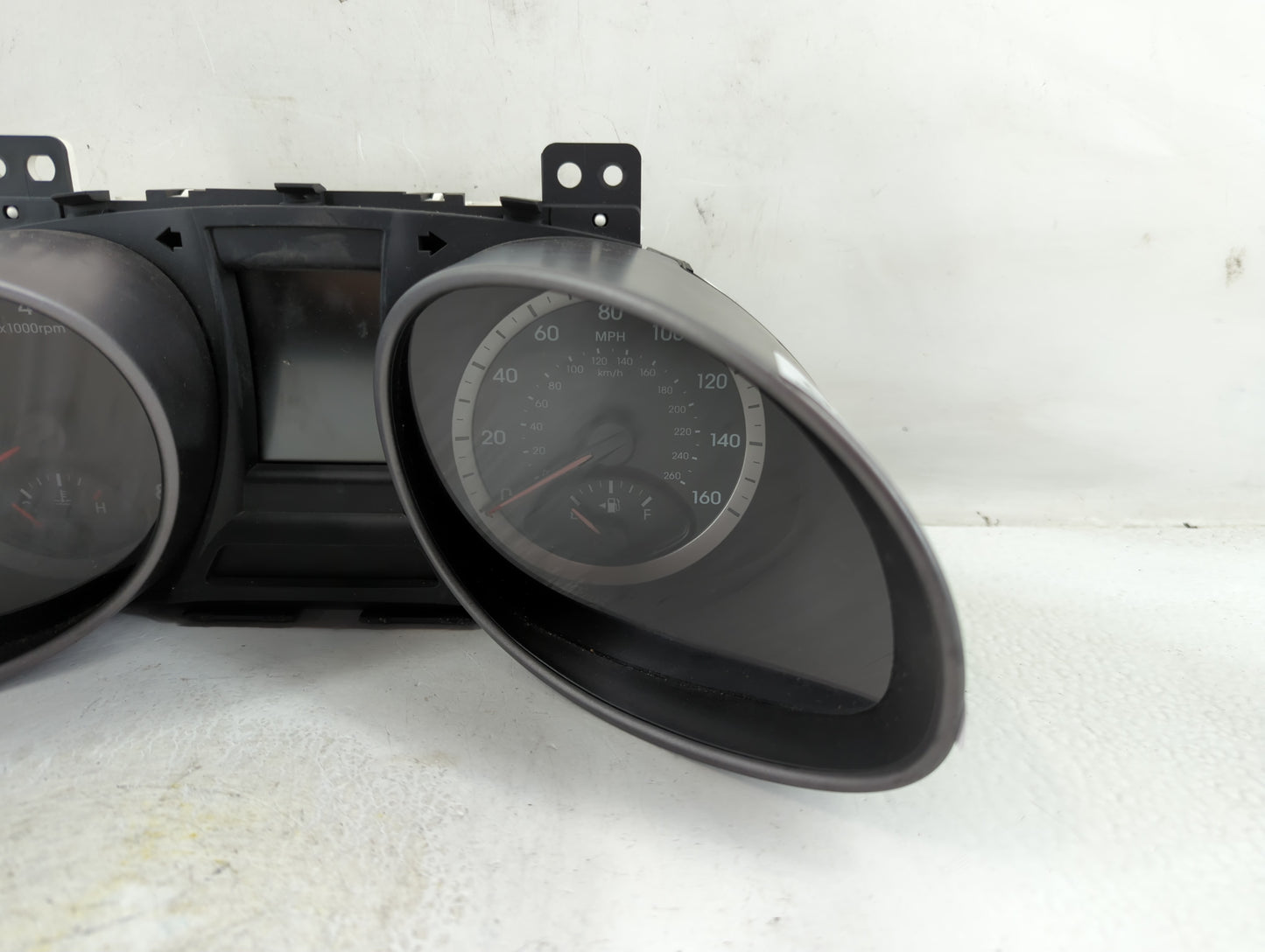 2013-2014 Hyundai Santa Fe Instrument Cluster Speedometer Gauges P/N:TN157560-1019 P265Z001 Fits Fits 2013 2014 OEM Used Aut