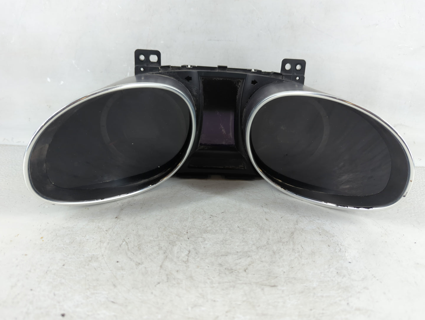 2013-2014 Hyundai Santa Fe Instrument Cluster Speedometer Gauges P/N:94011-B8051 Fits Fits 2013 2014 OEM Used Auto Parts - O