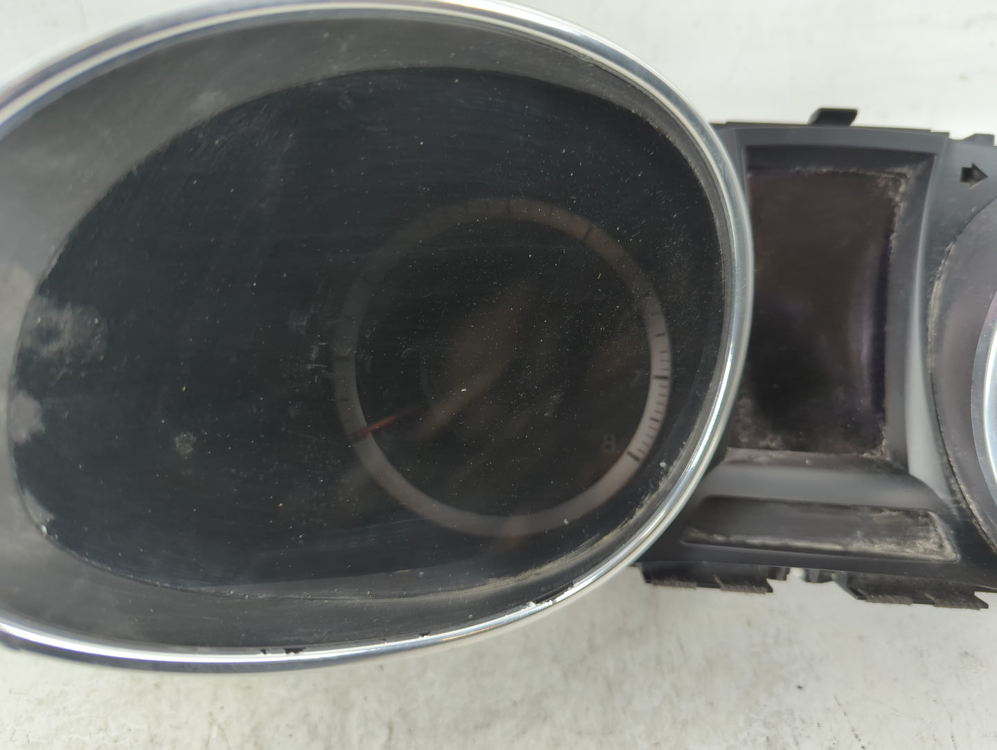 2013-2014 Hyundai Santa Fe Instrument Cluster Speedometer Gauges P/N:94011-B8051 Fits Fits 2013 2014 OEM Used Auto Parts - O