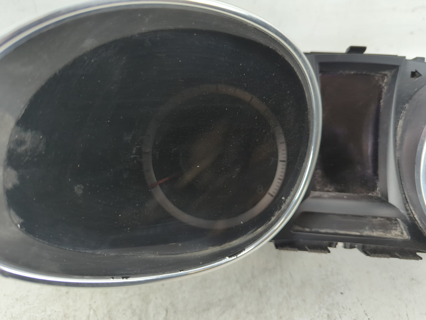 2013-2014 Hyundai Santa Fe Instrument Cluster Speedometer Gauges P/N:94011-B8051 Fits Fits 2013 2014 OEM Used Auto Parts - O