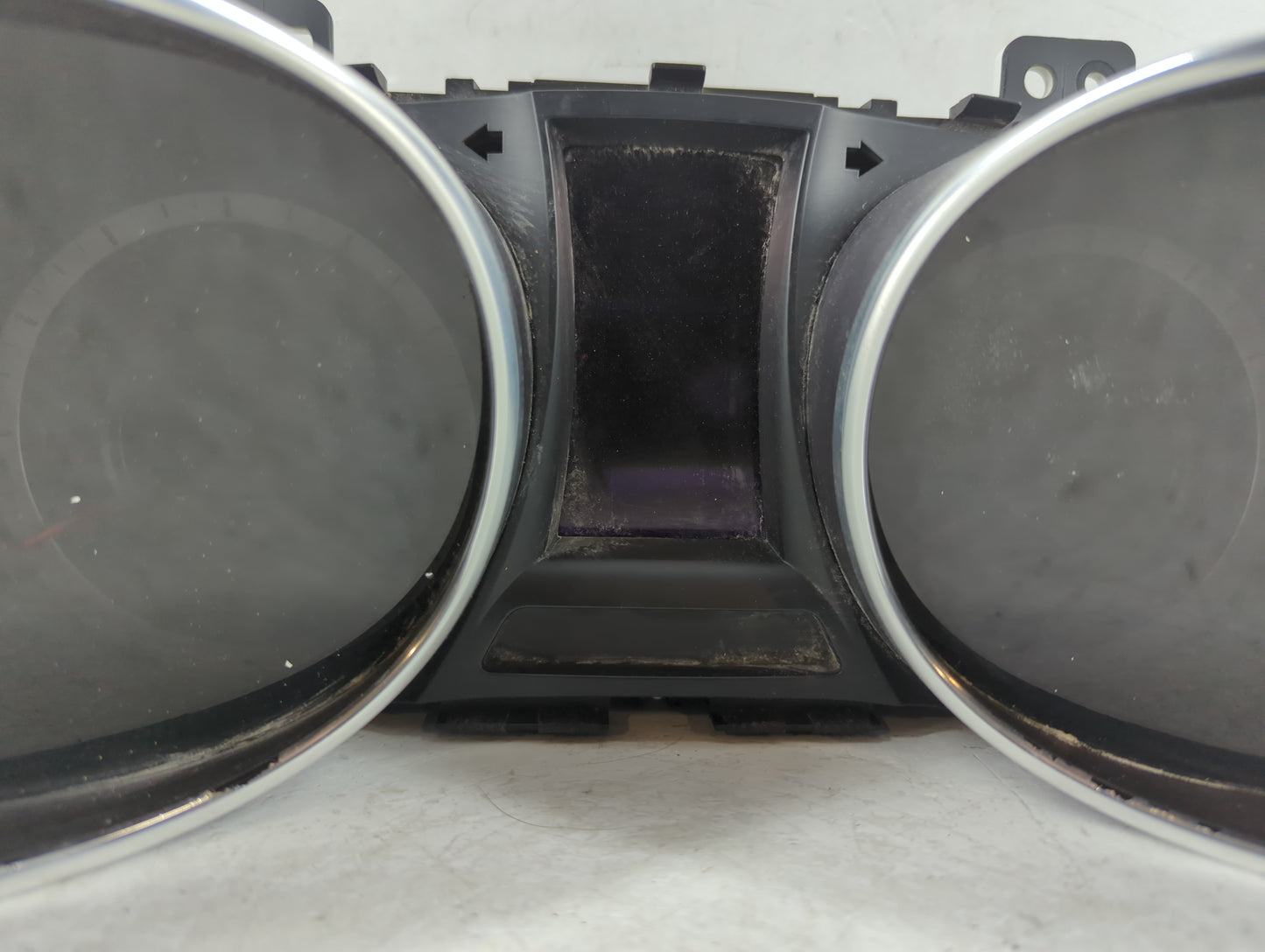 2013-2014 Hyundai Santa Fe Instrument Cluster Speedometer Gauges P/N:94011-B8051 Fits Fits 2013 2014 OEM Used Auto Parts - O