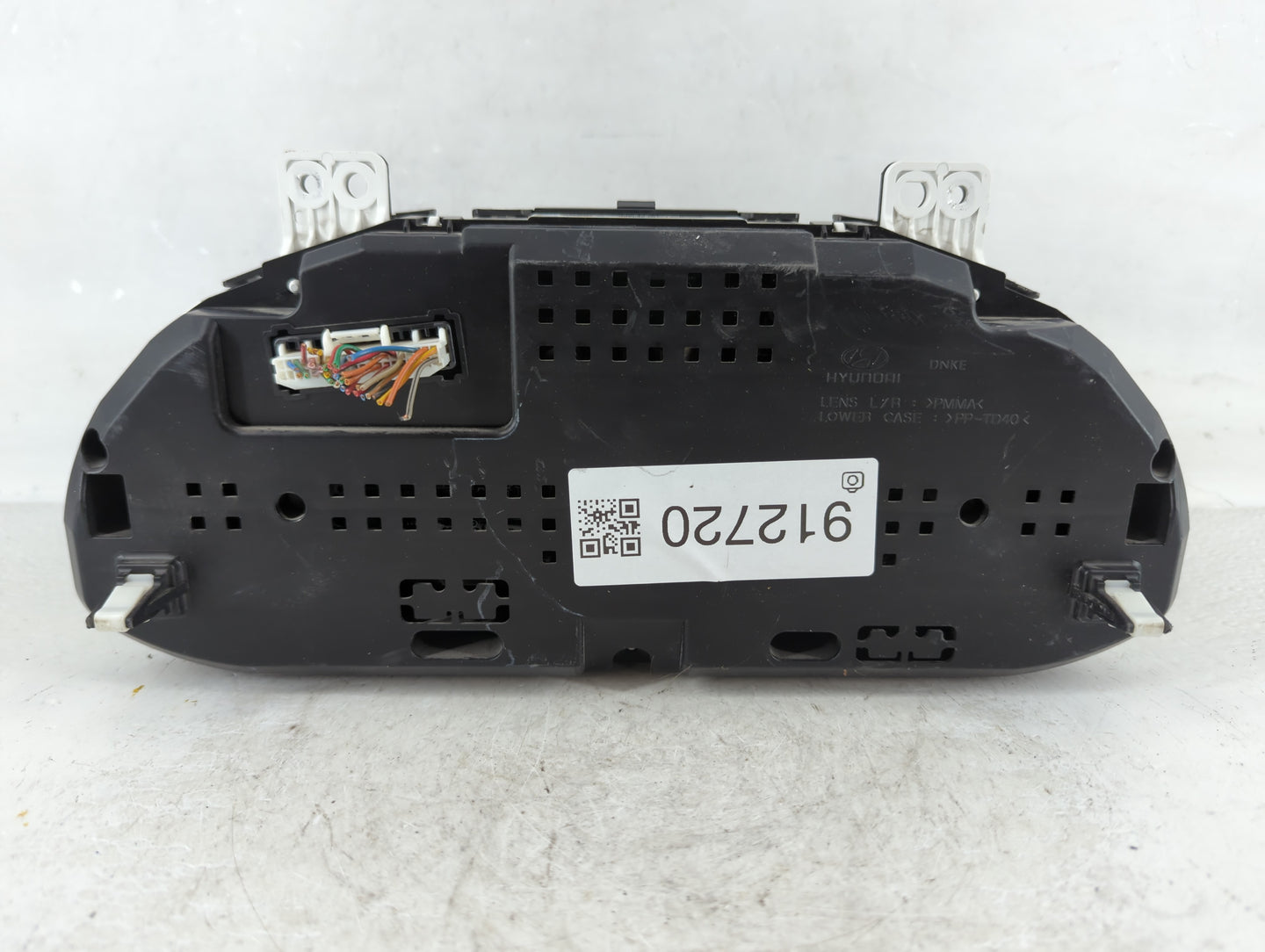 2013-2014 Hyundai Santa Fe Instrument Cluster Speedometer Gauges P/N:94011-B8051 Fits Fits 2013 2014 OEM Used Auto Parts - O