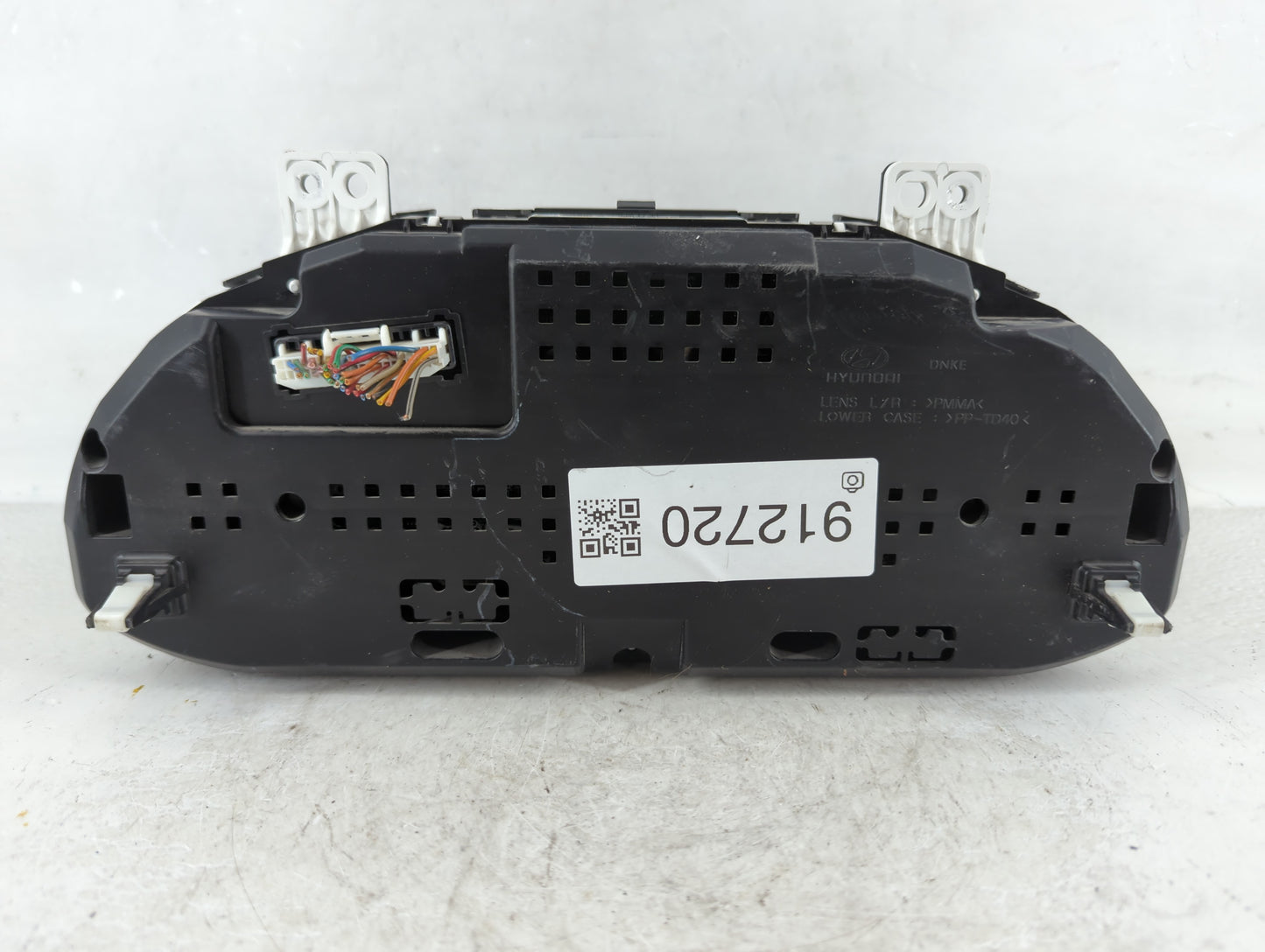 2013-2014 Hyundai Santa Fe Instrument Cluster Speedometer Gauges P/N:94011-B8051 Fits Fits 2013 2014 OEM Used Auto Parts - O
