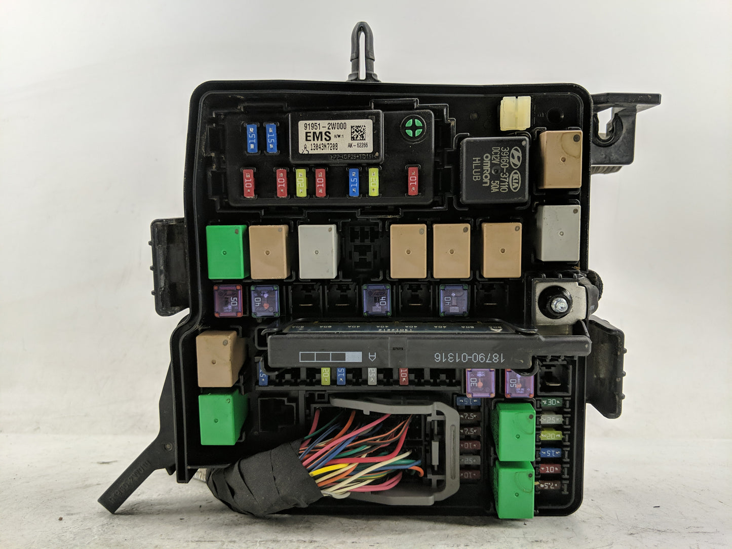 2014 Hyundai Santa Fe Sport Fusebox Fuse Box Panel Relay Module P/N:VS912004Z150ZA Fits OEM Used Auto Parts - Oemusedautopar