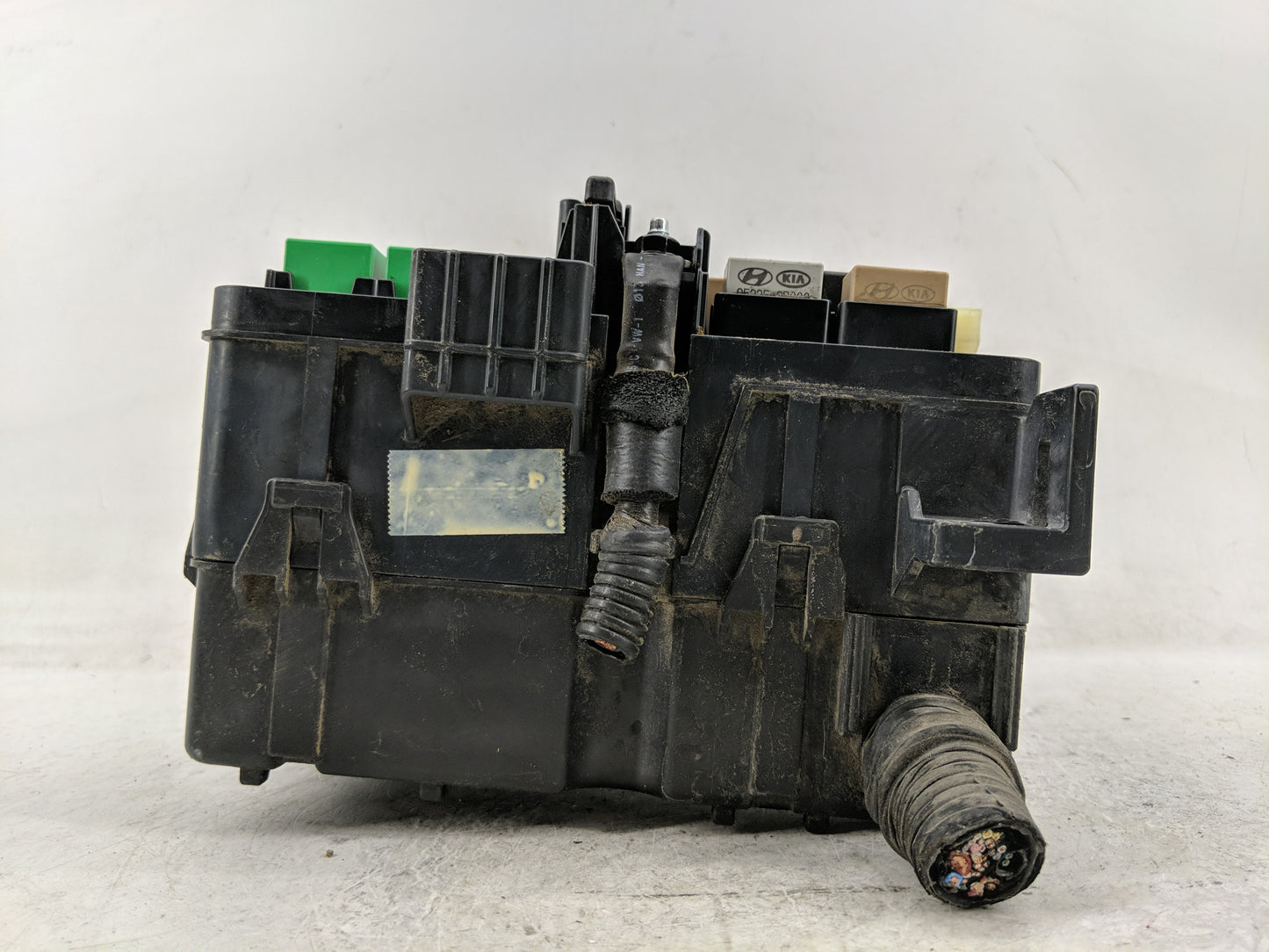 2014 Hyundai Santa Fe Sport Fusebox Fuse Box Panel Relay Module P/N:VS912004Z150ZA Fits OEM Used Auto Parts - Oemusedautopar