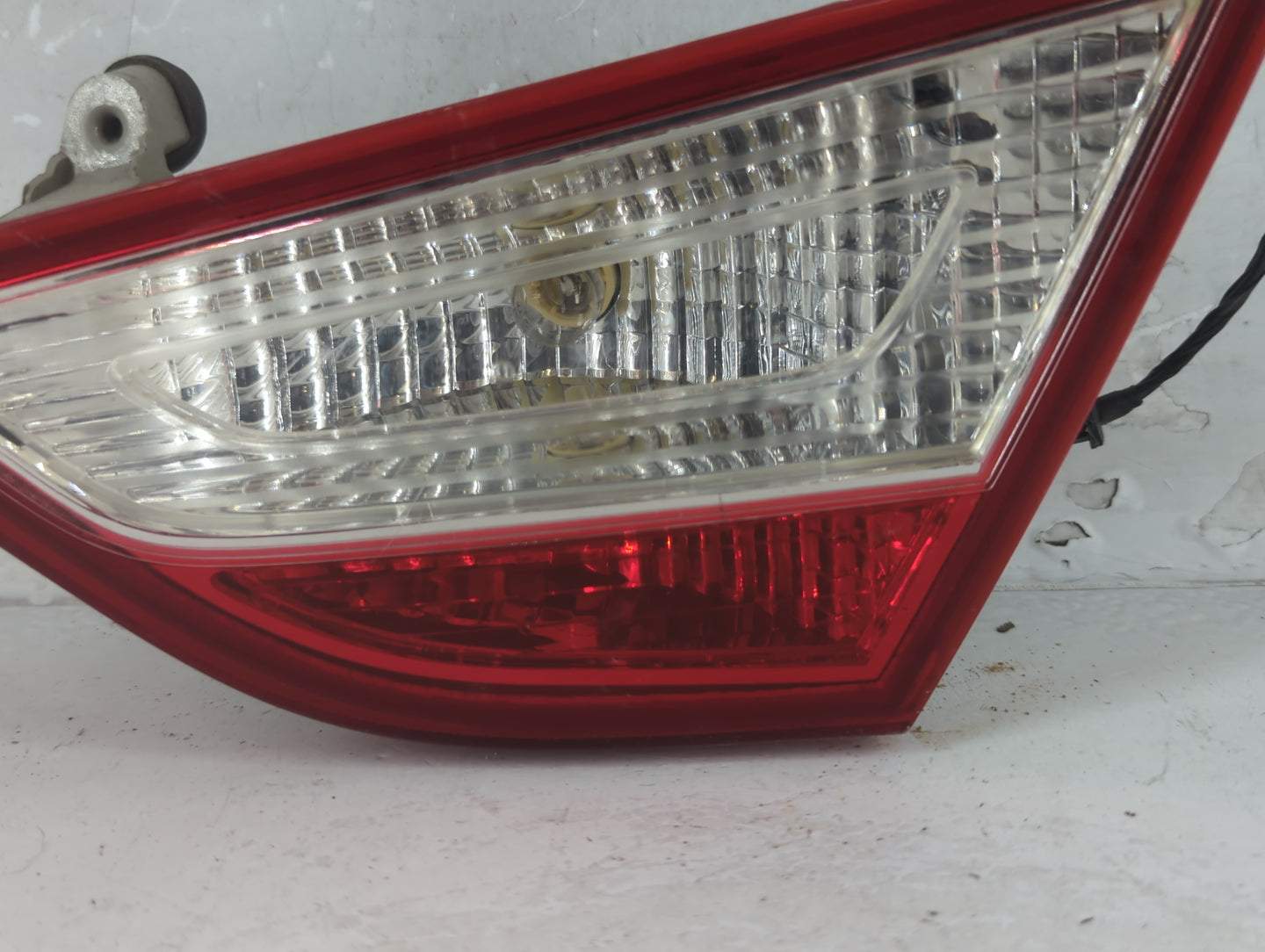 2011-2014 Hyundai Sonata Tail Light Assembly Passenger Right OEM P/N:92404-3Q Fits Fits 2011 2012 2013 2014 OEM Used Auto Pa