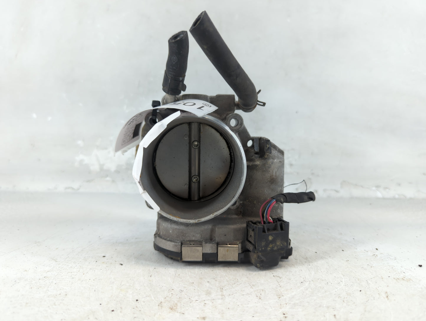 2011-2014 Hyundai Sonata Throttle Body P/N:35100-2G700 Fits Fits 2011 2012 2013 2014 2015 2016 OEM Used Auto Parts - Oemused