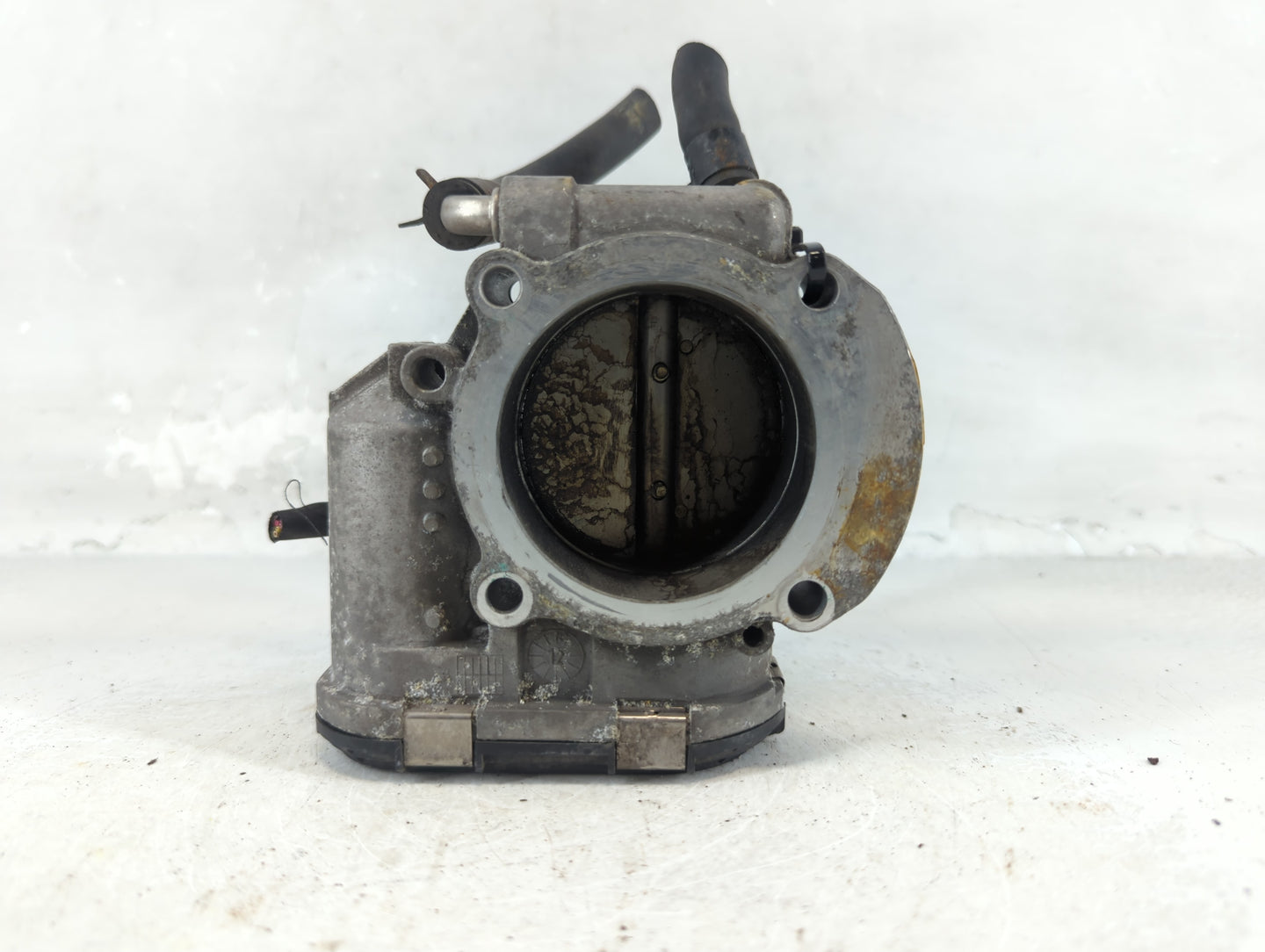 2011-2014 Hyundai Sonata Throttle Body P/N:35100-2G700 Fits Fits 2011 2012 2013 2014 2015 2016 OEM Used Auto Parts - Oemused