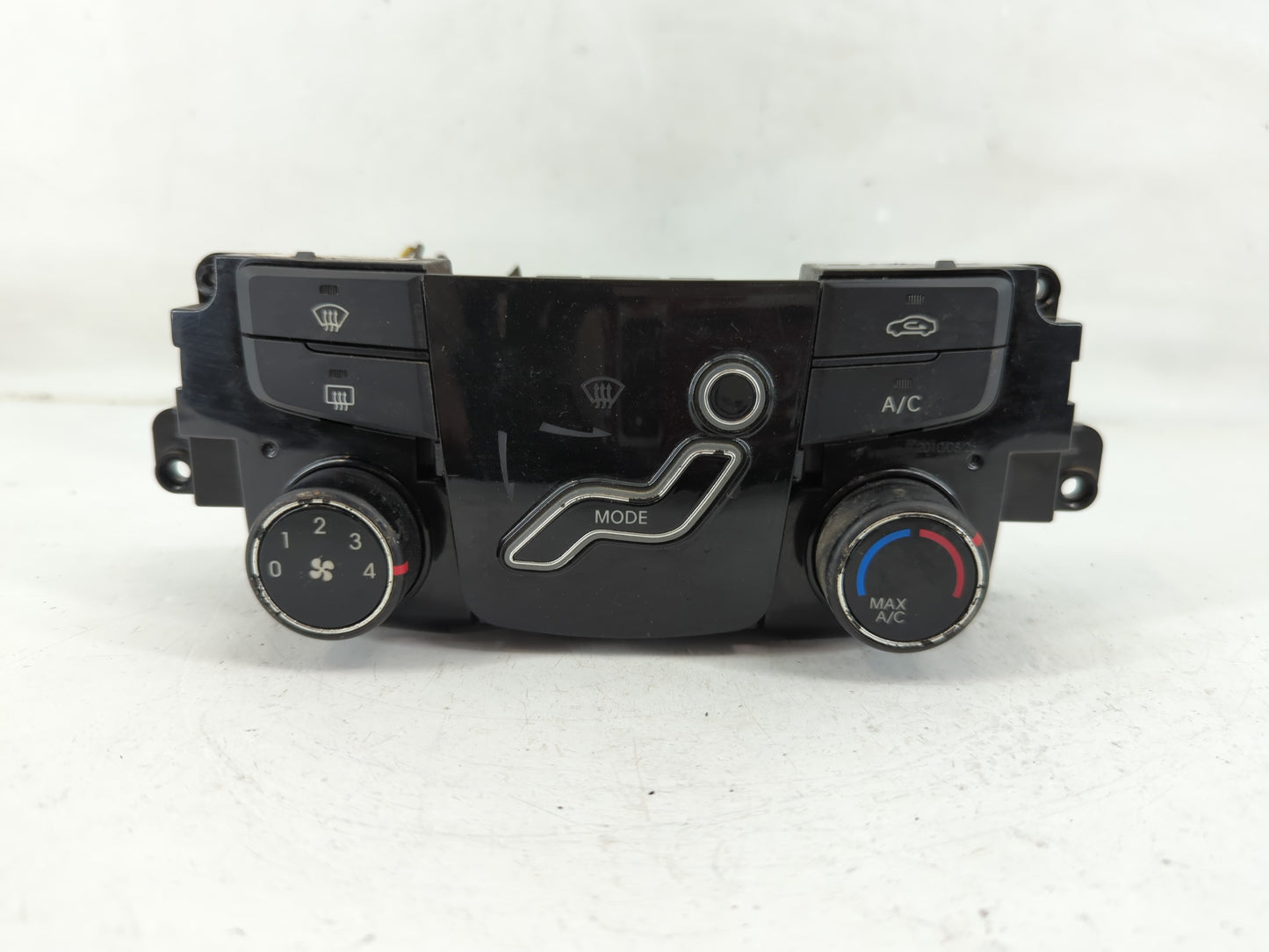 2014 Hyundai Sonata Climate Control Module Temperature AC/Heater Replacement P/N:YFCA1009030248 Fits OEM Used Auto Parts - O