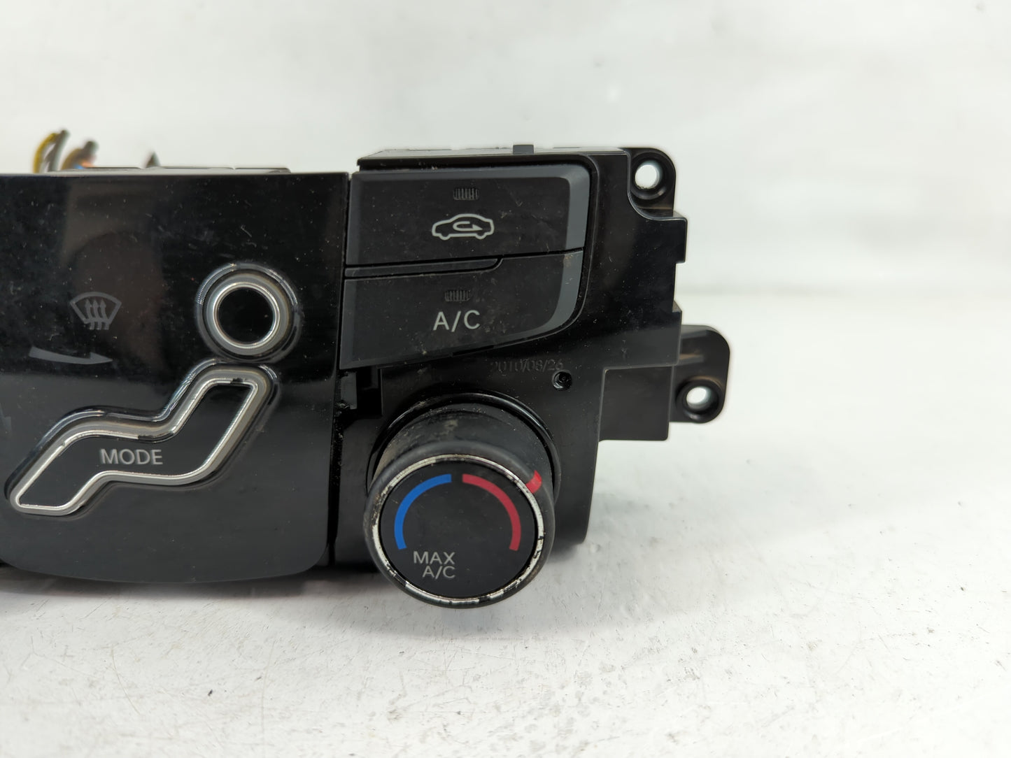 2014 Hyundai Sonata Climate Control Module Temperature AC/Heater Replacement P/N:YFCA1009030248 Fits OEM Used Auto Parts - O