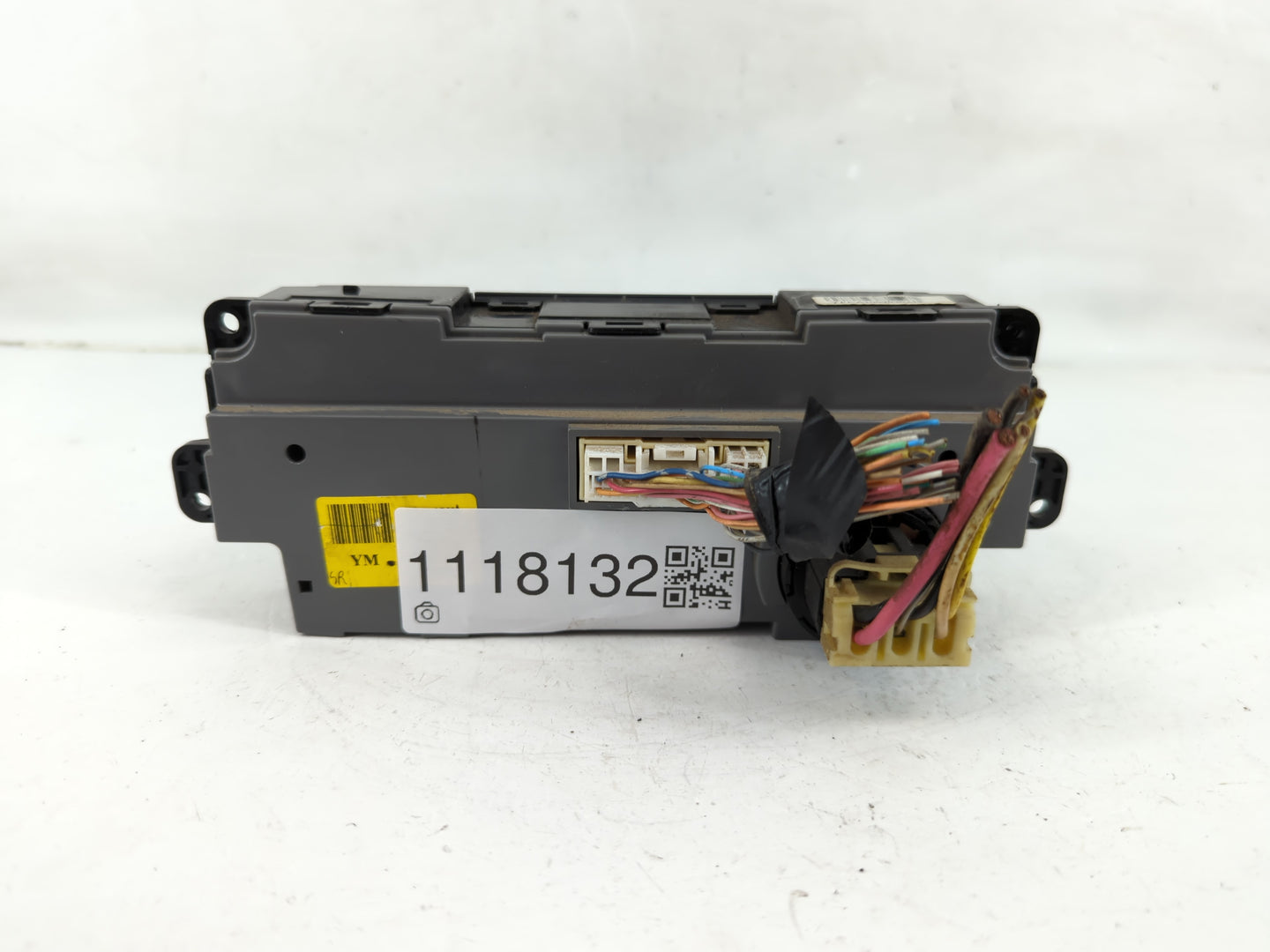 2014 Hyundai Sonata Climate Control Module Temperature AC/Heater Replacement P/N:YFCA1009030248 Fits OEM Used Auto Parts - O