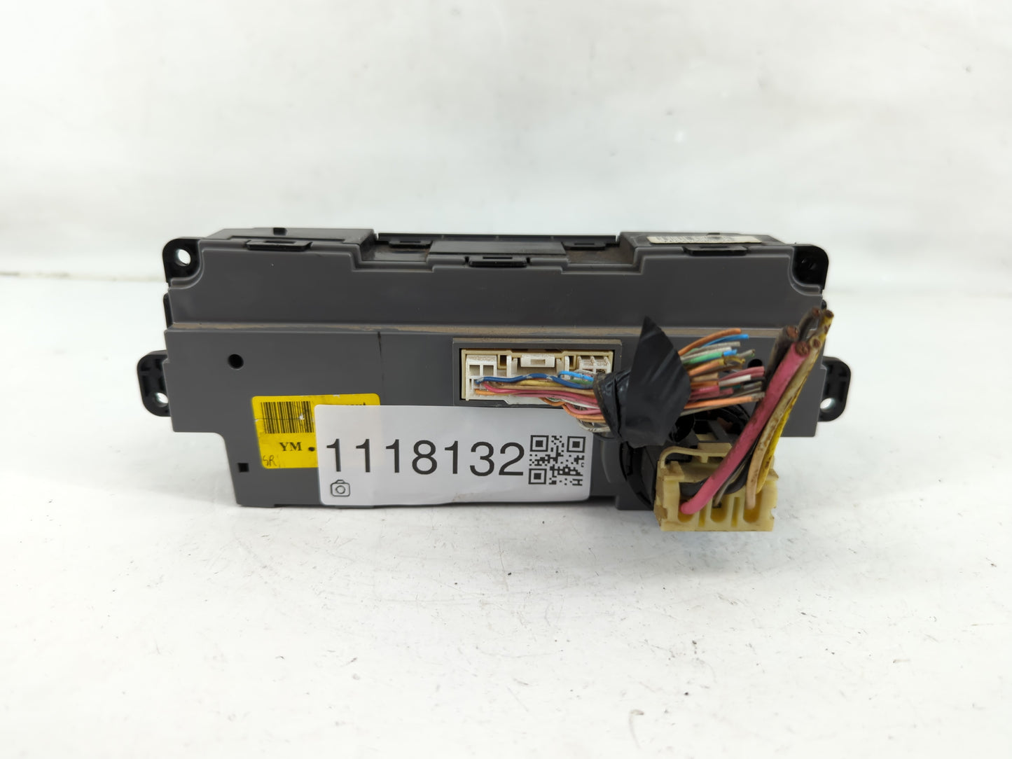 2014 Hyundai Sonata Climate Control Module Temperature AC/Heater Replacement P/N:YFCA1009030248 Fits OEM Used Auto Parts - O
