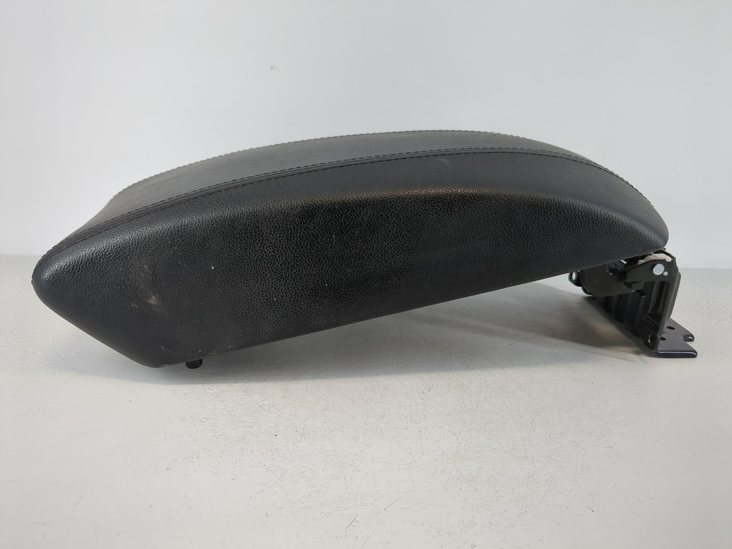2011-2014 Hyundai Sonata Center Console Armrest Cover Lid Fits Fits 2011 2012 2013 2014 OEM Used Auto Parts - Oemusedautopar