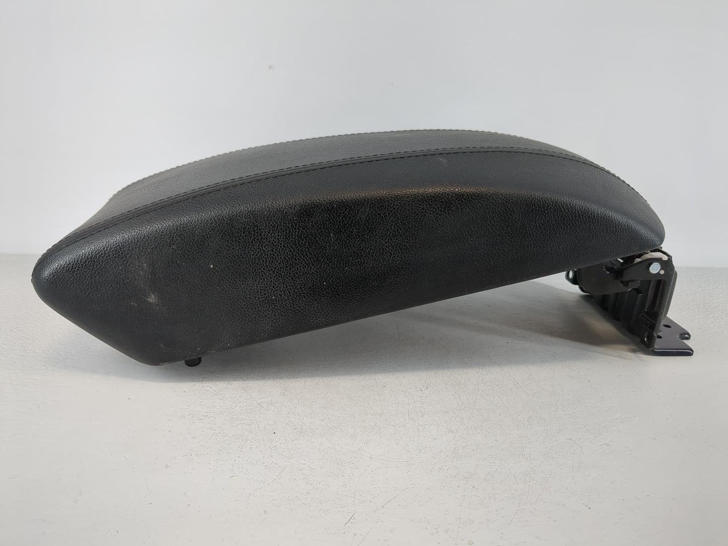 2011-2014 Hyundai Sonata Center Console Armrest Cover Lid Fits Fits 2011 2012 2013 2014 OEM Used Auto Parts - Oemusedautopar