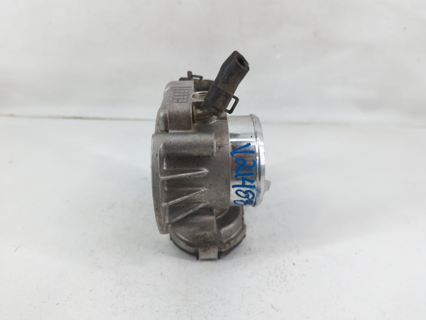 2011-2015 Hyundai Sonata Throttle Body P/N:35100-2G800 Fits Fits 2011 2012 2013 2014 2015 2016 OEM Used Auto Parts - Oemused
