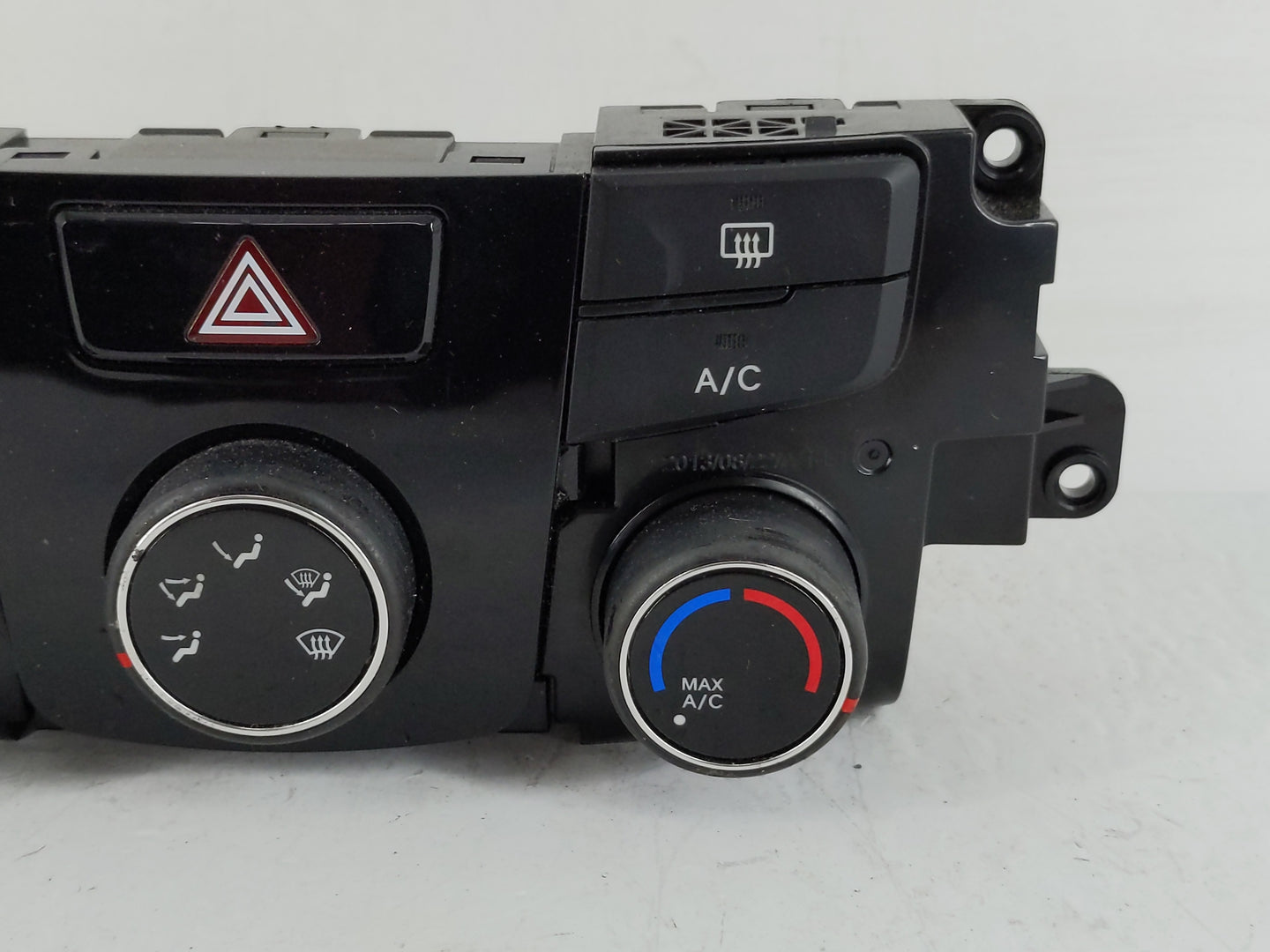 2014 Hyundai Sonata Climate Control Module Temperature AC/Heater Replacement P/N:97250-3Q030 Fits OEM Used Auto Parts - Oemu