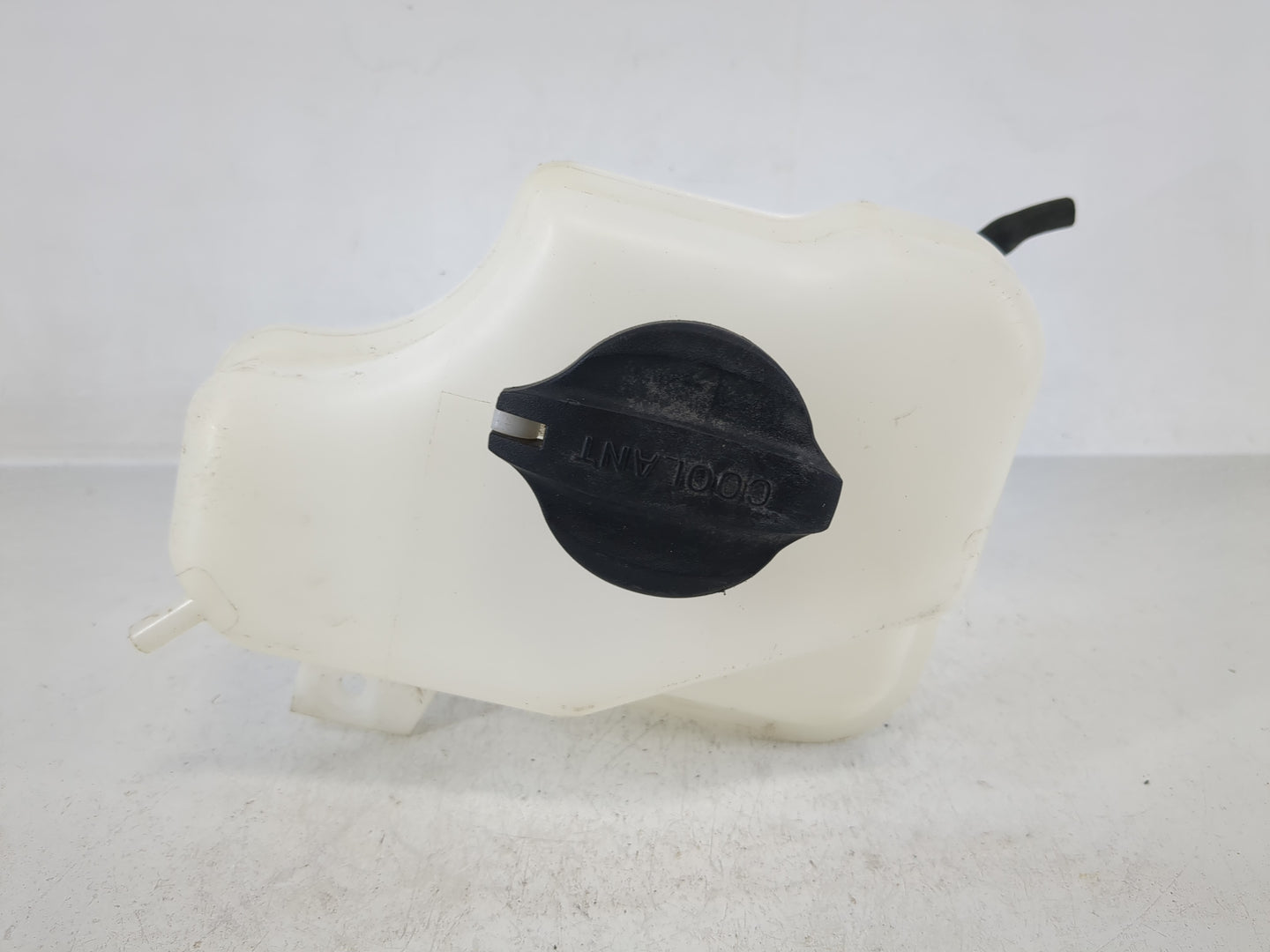 Hyundai Sonata Windshield Washer Fluid Reservoir Bottle Oem - Oemusedautoparts1.com