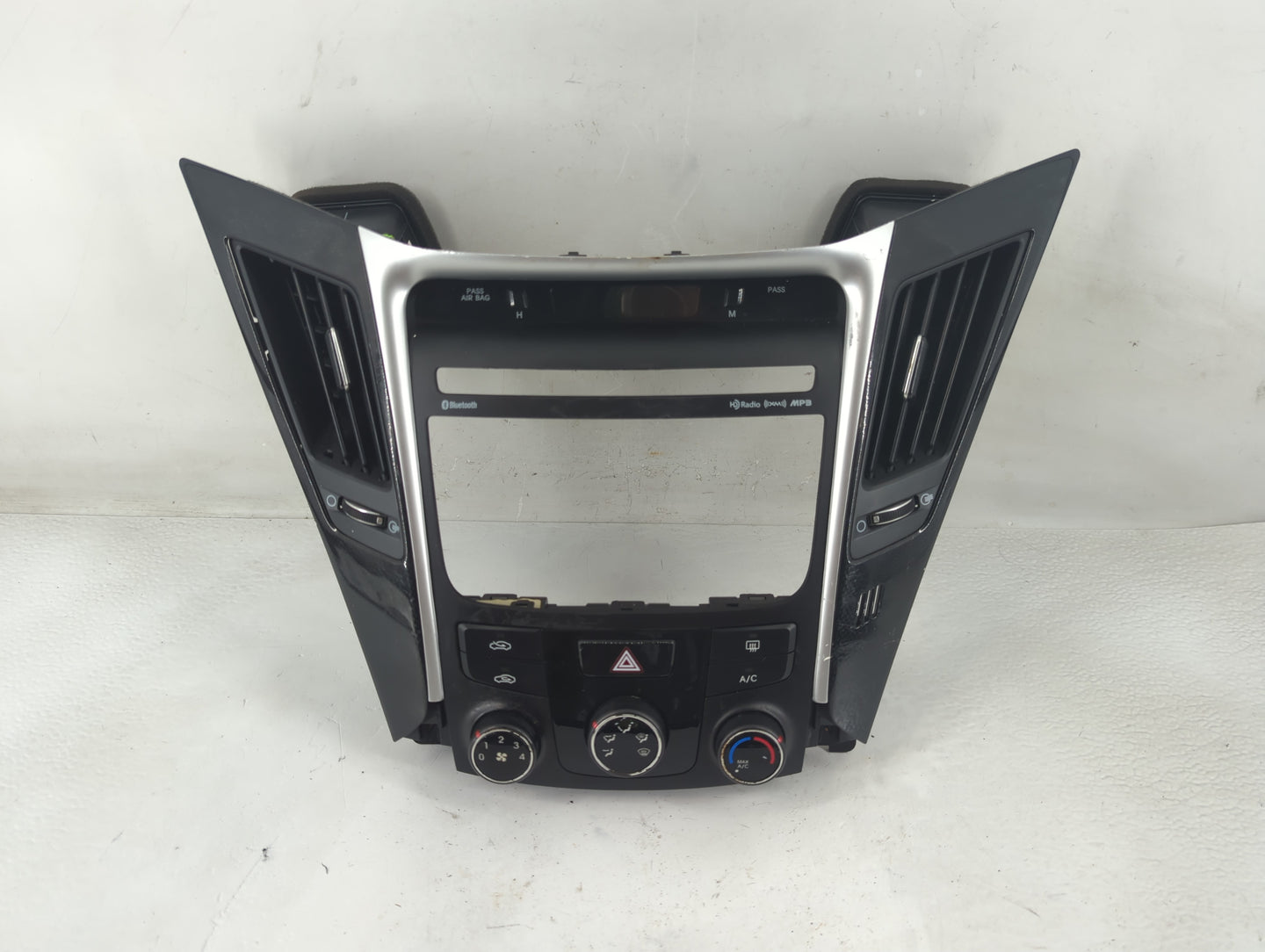 2014 Hyundai Sonata Climate Control Module Temperature AC/Heater Replacement P/N:37250-3Q030 Fits OEM Used Auto Parts - Oemu